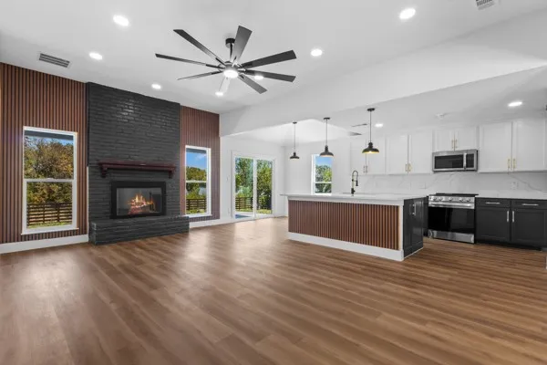 Single Family Residence For Rent in Dallas County , 5000 Edgewater Drive, Rowlett, Texas 75088, 4 Bedroom, 3 Bathroom, 3 Garage spaces, 2,098 Sqft, built in 1980, mls#21370389, Real Estate Agent in Rowlett, Homes For Rent in Dallas county, Homes For Rent in Rowlett, Realtor in Rowlett Texas, Real Estate Brokerage Independent Realty Texas, Luminita Cordes Realtor