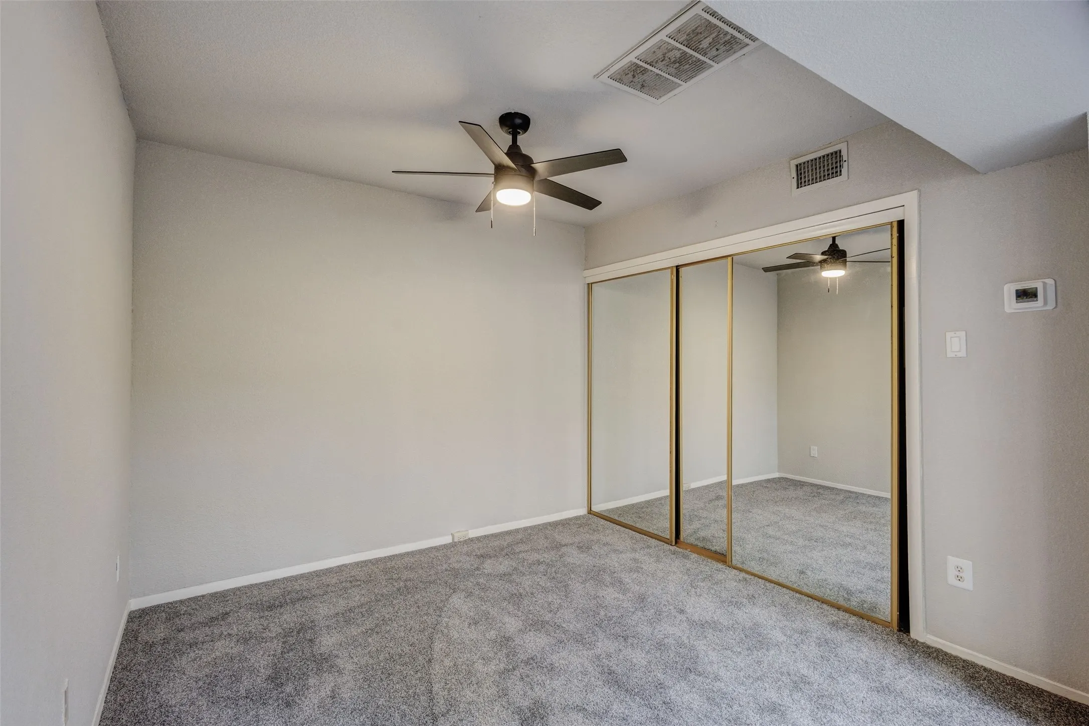 Single Family Residence For Sale in Dallas County , 3161 Golden Oak, Farmers Branch, Texas 75234, 4 Bedroom, 3 Bathroom, 1 Garage spaces, 1,751 Sqft, built in 1972, mls#21368278, Real Estate Agent in Farmers Branch, Homes For Sale in Dallas county, Homes For Sale in Farmers Branch, Realtor in Farmers Branch Texas, Real Estate Brokerage Independent Realty Texas, Luminita Cordes Realtor