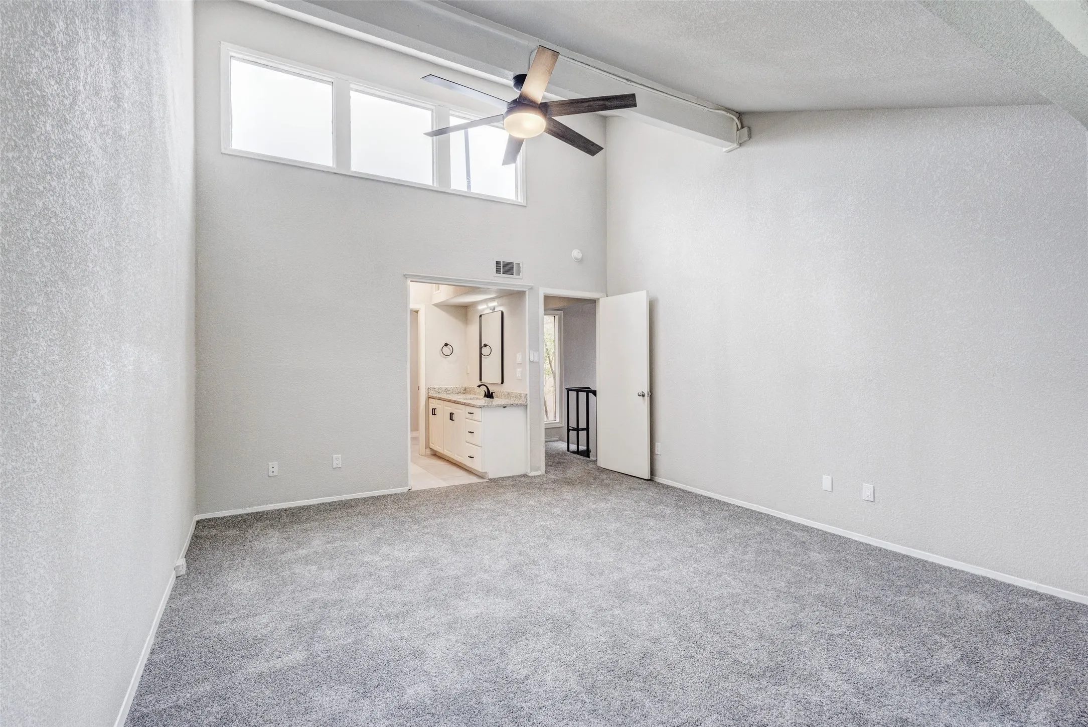 Single Family Residence For Sale in Dallas County , 3161 Golden Oak, Farmers Branch, Texas 75234, 4 Bedroom, 3 Bathroom, 1 Garage spaces, 1,751 Sqft, built in 1972, mls#21368278, Real Estate Agent in Farmers Branch, Homes For Sale in Dallas county, Homes For Sale in Farmers Branch, Realtor in Farmers Branch Texas, Real Estate Brokerage Independent Realty Texas, Luminita Cordes Realtor