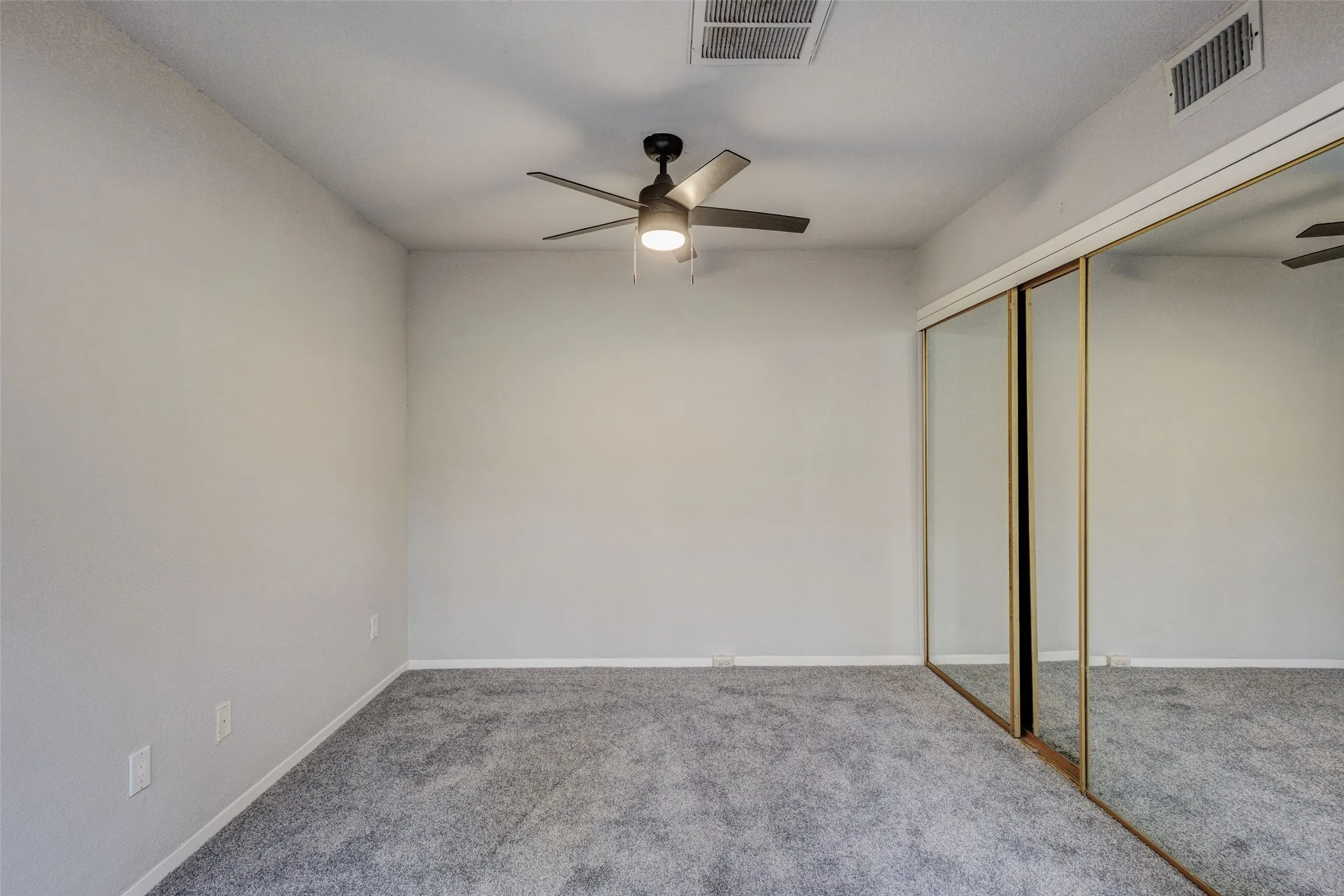 Single Family Residence For Sale in Dallas County , 3161 Golden Oak, Farmers Branch, Texas 75234, 4 Bedroom, 3 Bathroom, 1 Garage spaces, 1,751 Sqft, built in 1972, mls#21368278, Real Estate Agent in Farmers Branch, Homes For Sale in Dallas county, Homes For Sale in Farmers Branch, Realtor in Farmers Branch Texas, Real Estate Brokerage Independent Realty Texas, Luminita Cordes Realtor