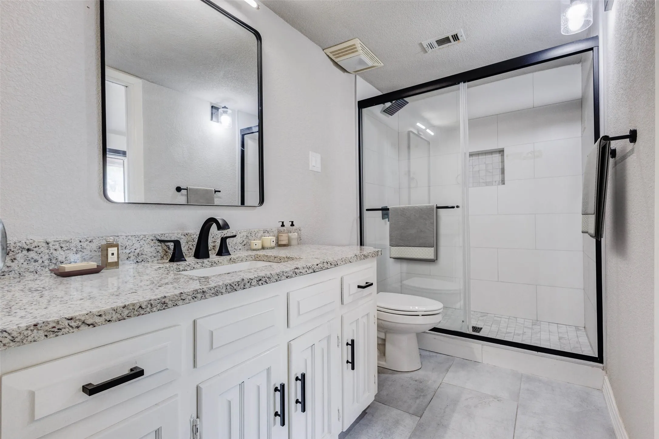 Single Family Residence For Sale in Dallas County , 3161 Golden Oak, Farmers Branch, Texas 75234, 4 Bedroom, 3 Bathroom, 1 Garage spaces, 1,751 Sqft, built in 1972, mls#21368278, Real Estate Agent in Farmers Branch, Homes For Sale in Dallas county, Homes For Sale in Farmers Branch, Realtor in Farmers Branch Texas, Real Estate Brokerage Independent Realty Texas, Luminita Cordes Realtor