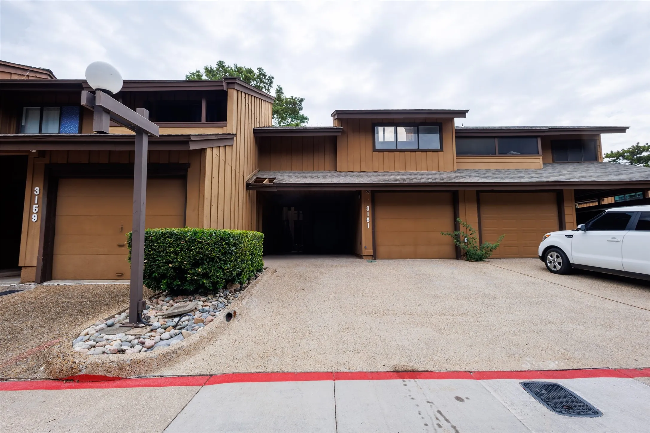 Single Family Residence For Sale in Dallas County , 3161 Golden Oak, Farmers Branch, Texas 75234, 4 Bedroom, 3 Bathroom, 1 Garage spaces, 1,751 Sqft, built in 1972, mls#21368278, Real Estate Agent in Farmers Branch, Homes For Sale in Dallas county, Homes For Sale in Farmers Branch, Realtor in Farmers Branch Texas, Real Estate Brokerage Independent Realty Texas, Luminita Cordes Realtor
