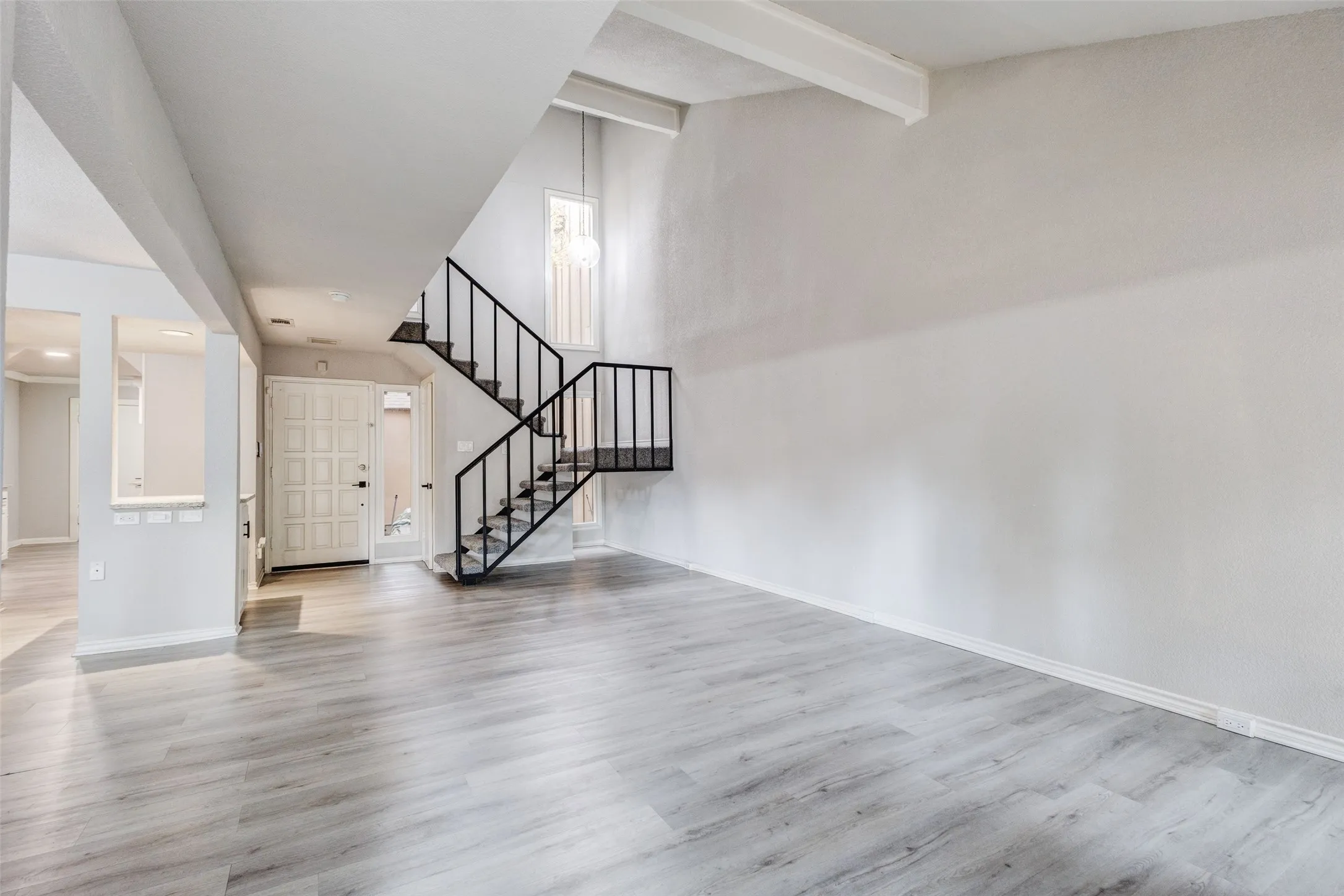 Single Family Residence For Sale in Dallas County , 3161 Golden Oak, Farmers Branch, Texas 75234, 4 Bedroom, 3 Bathroom, 1 Garage spaces, 1,751 Sqft, built in 1972, mls#21368278, Real Estate Agent in Farmers Branch, Homes For Sale in Dallas county, Homes For Sale in Farmers Branch, Realtor in Farmers Branch Texas, Real Estate Brokerage Independent Realty Texas, Luminita Cordes Realtor