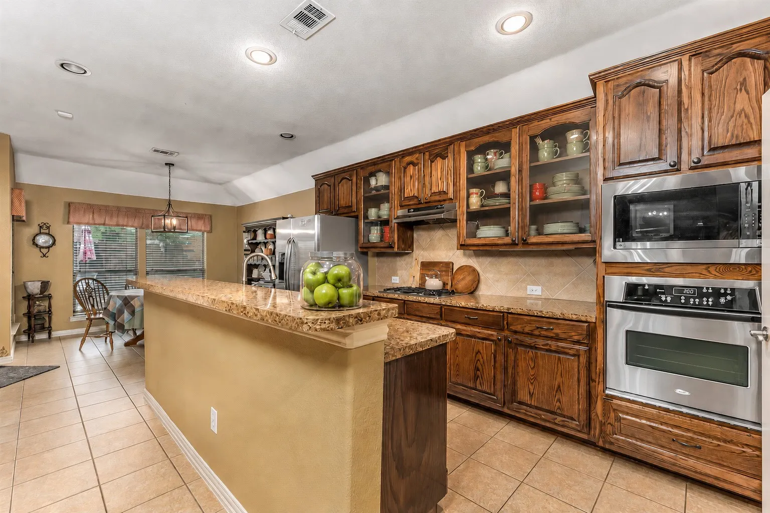 Single Family Residence For Sale in Collin County , 1601 Meadow Ranch Road, Mc Kinney, Texas 75071, 3 Bedroom, 2 Bathroom, 2 Garage spaces, 2,078 Sqft, built in 2007, mls#21369586, Real Estate Agent in Mc Kinney, Homes For Sale in Collin county, Homes For Sale in Mc Kinney, Realtor in Mc Kinney Texas, Real Estate Brokerage Independent Realty Texas, Luminita Cordes Realtor
