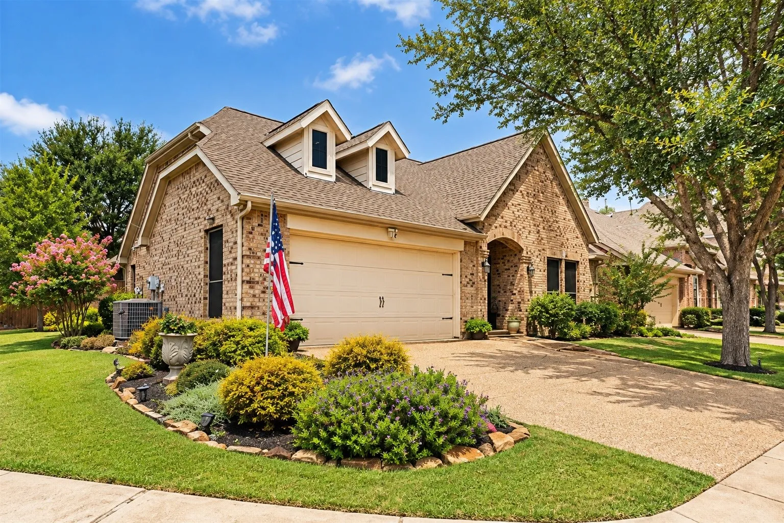 Single Family Residence For Sale in Collin County , 1601 Meadow Ranch Road, Mc Kinney, Texas 75071, 3 Bedroom, 2 Bathroom, 2 Garage spaces, 2,078 Sqft, built in 2007, mls#21369586, Real Estate Agent in Mc Kinney, Homes For Sale in Collin county, Homes For Sale in Mc Kinney, Realtor in Mc Kinney Texas, Real Estate Brokerage Independent Realty Texas, Luminita Cordes Realtor