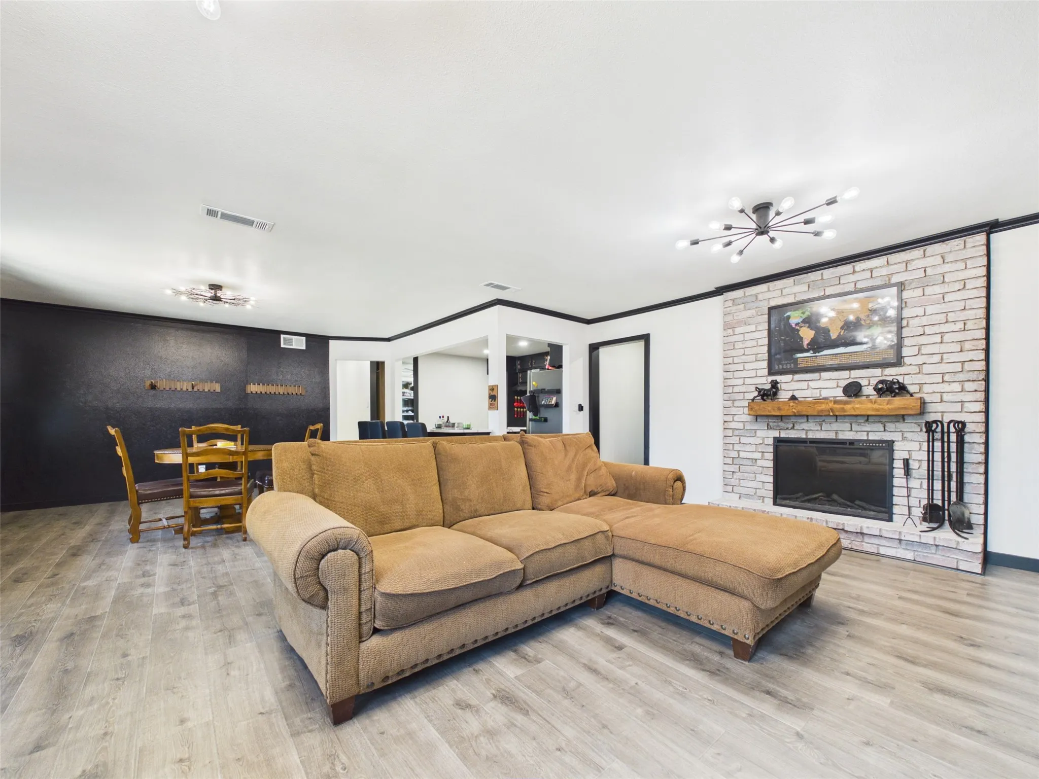 Single Family Residence For Sale in Wichita County , 4110 Lenore Drive, Wichita Falls, Texas 76306, 3 Bedroom, 2 Bathroom, Garage spaces, 1,605 Sqft, built in 1964, mls#21370376, Real Estate Agent in Wichita Falls, Homes For Sale in Wichita county, Homes For Sale in Wichita Falls, Realtor in Wichita Falls Texas, Real Estate Brokerage Independent Realty Texas, Luminita Cordes Realtor