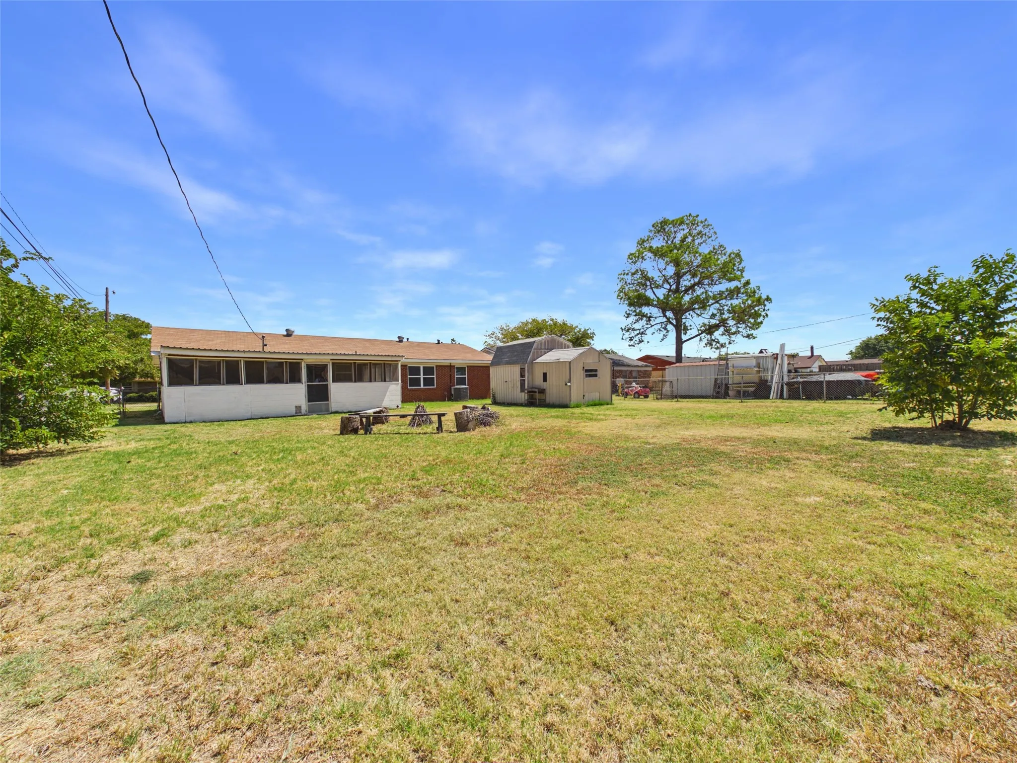 Single Family Residence For Sale in Wichita County , 4110 Lenore Drive, Wichita Falls, Texas 76306, 3 Bedroom, 2 Bathroom, Garage spaces, 1,605 Sqft, built in 1964, mls#21370376, Real Estate Agent in Wichita Falls, Homes For Sale in Wichita county, Homes For Sale in Wichita Falls, Realtor in Wichita Falls Texas, Real Estate Brokerage Independent Realty Texas, Luminita Cordes Realtor