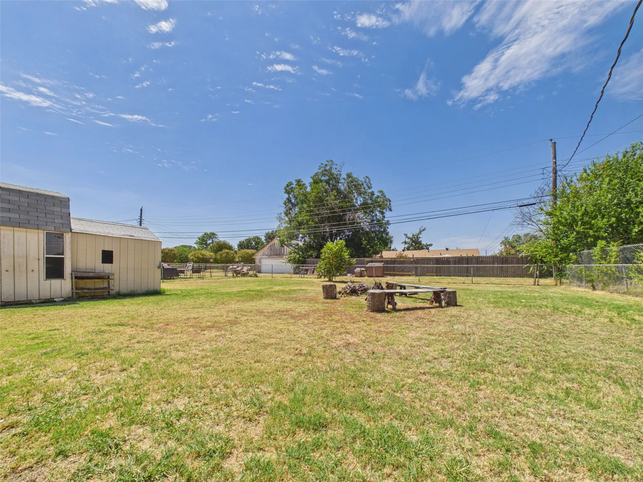 Single Family Residence For Sale in Wichita County , 4110 Lenore Drive, Wichita Falls, Texas 76306, 3 Bedroom, 2 Bathroom, Garage spaces, 1,605 Sqft, built in 1964, mls#21370376, Real Estate Agent in Wichita Falls, Homes For Sale in Wichita county, Homes For Sale in Wichita Falls, Realtor in Wichita Falls Texas, Real Estate Brokerage Independent Realty Texas, Luminita Cordes Realtor
