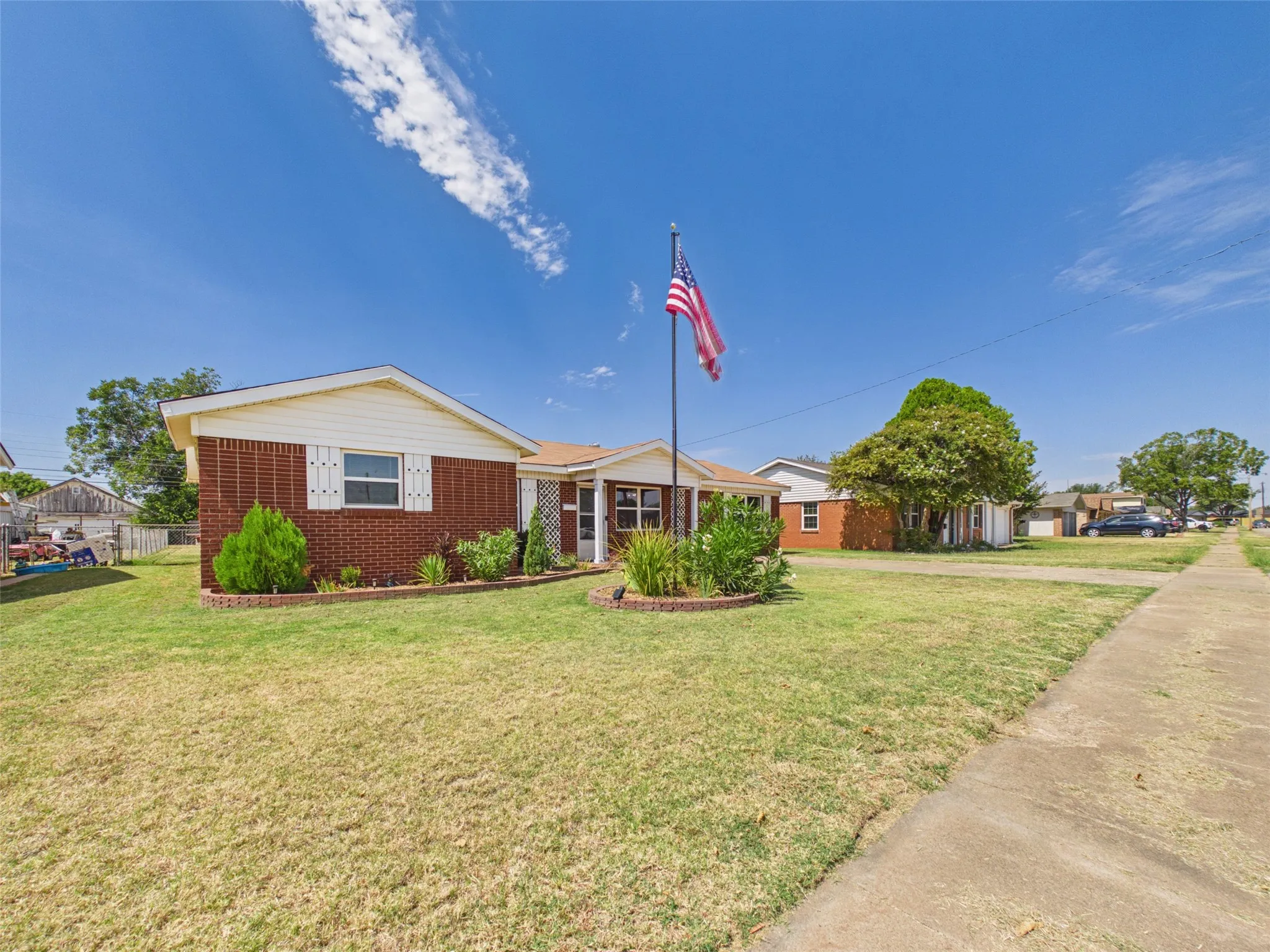 Single Family Residence For Sale in Wichita County , 4110 Lenore Drive, Wichita Falls, Texas 76306, 3 Bedroom, 2 Bathroom, Garage spaces, 1,605 Sqft, built in 1964, mls#21370376, Real Estate Agent in Wichita Falls, Homes For Sale in Wichita county, Homes For Sale in Wichita Falls, Realtor in Wichita Falls Texas, Real Estate Brokerage Independent Realty Texas, Luminita Cordes Realtor