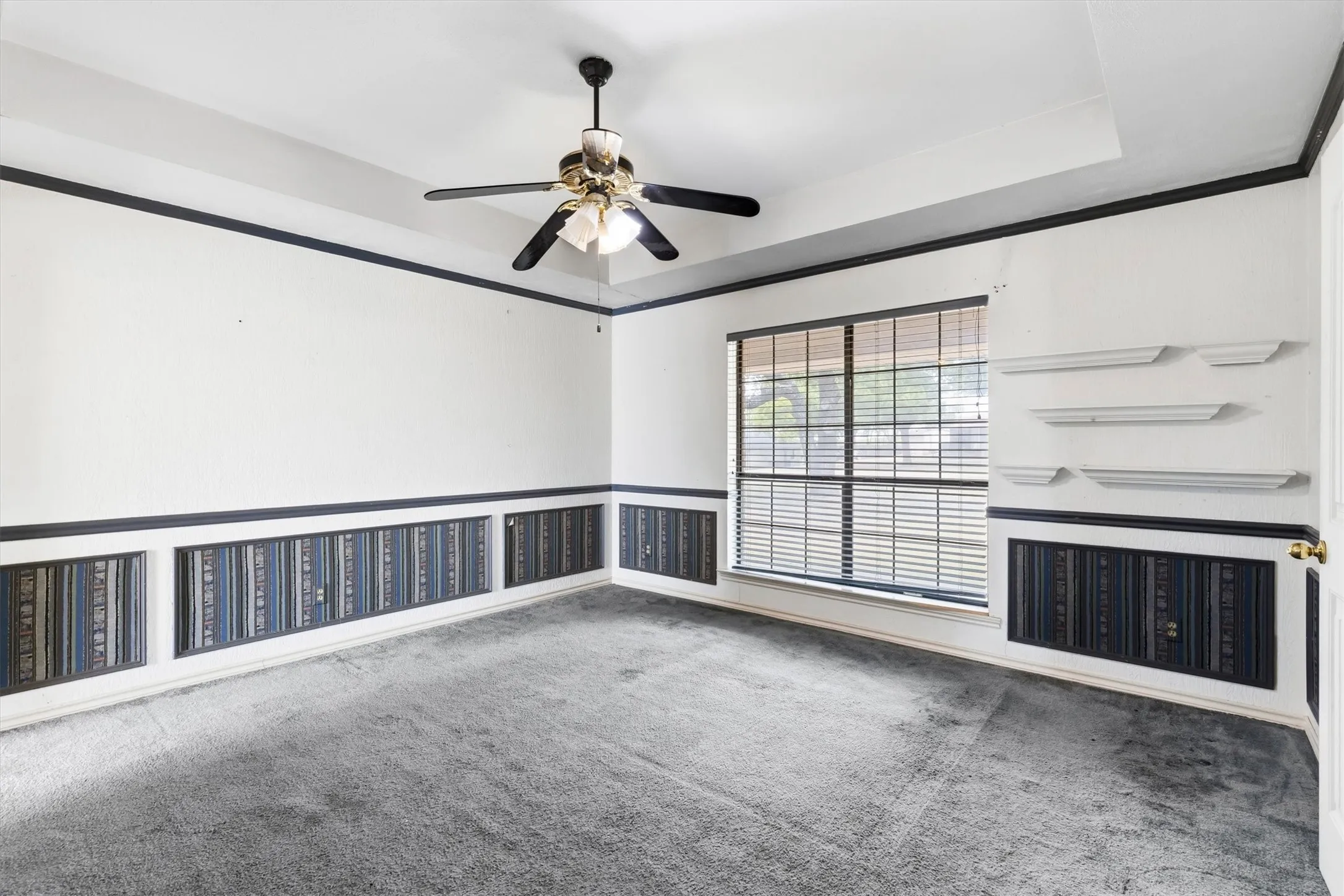 Single Family Residence For Sale in Rockwall County , 5 Crestview Circle, Rockwall, Texas 75087, 4 Bedroom, 3 Bathroom, 5 Garage spaces, 2,656 Sqft, built in 1987, mls#21369973, Real Estate Agent in Rockwall, Homes For Sale in Rockwall county, Homes For Sale in Rockwall, Realtor in Rockwall Texas, Real Estate Brokerage Independent Realty Texas, Luminita Cordes Realtor