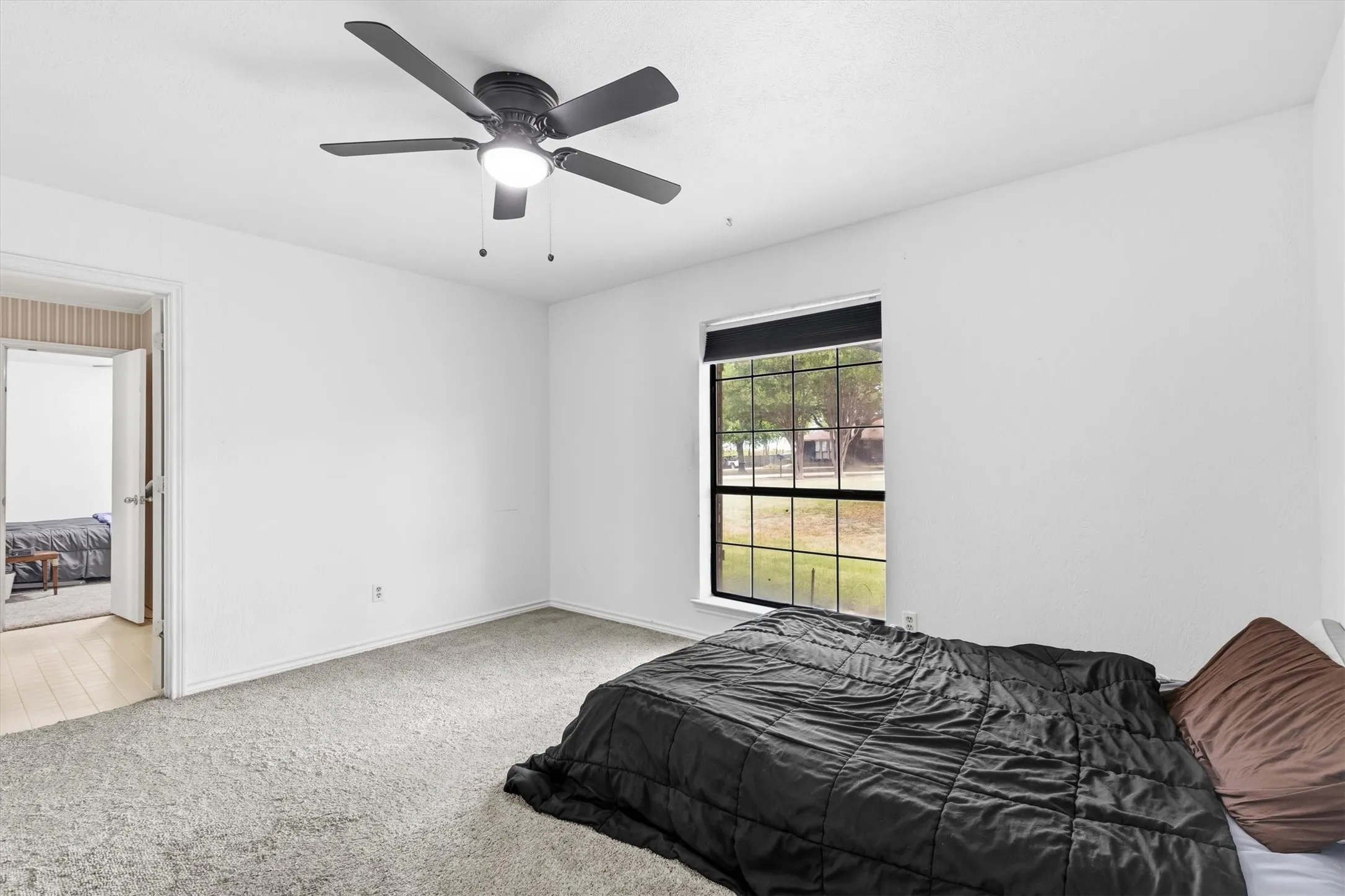 Single Family Residence For Sale in Rockwall County , 5 Crestview Circle, Rockwall, Texas 75087, 4 Bedroom, 3 Bathroom, 5 Garage spaces, 2,656 Sqft, built in 1987, mls#21369973, Real Estate Agent in Rockwall, Homes For Sale in Rockwall county, Homes For Sale in Rockwall, Realtor in Rockwall Texas, Real Estate Brokerage Independent Realty Texas, Luminita Cordes Realtor