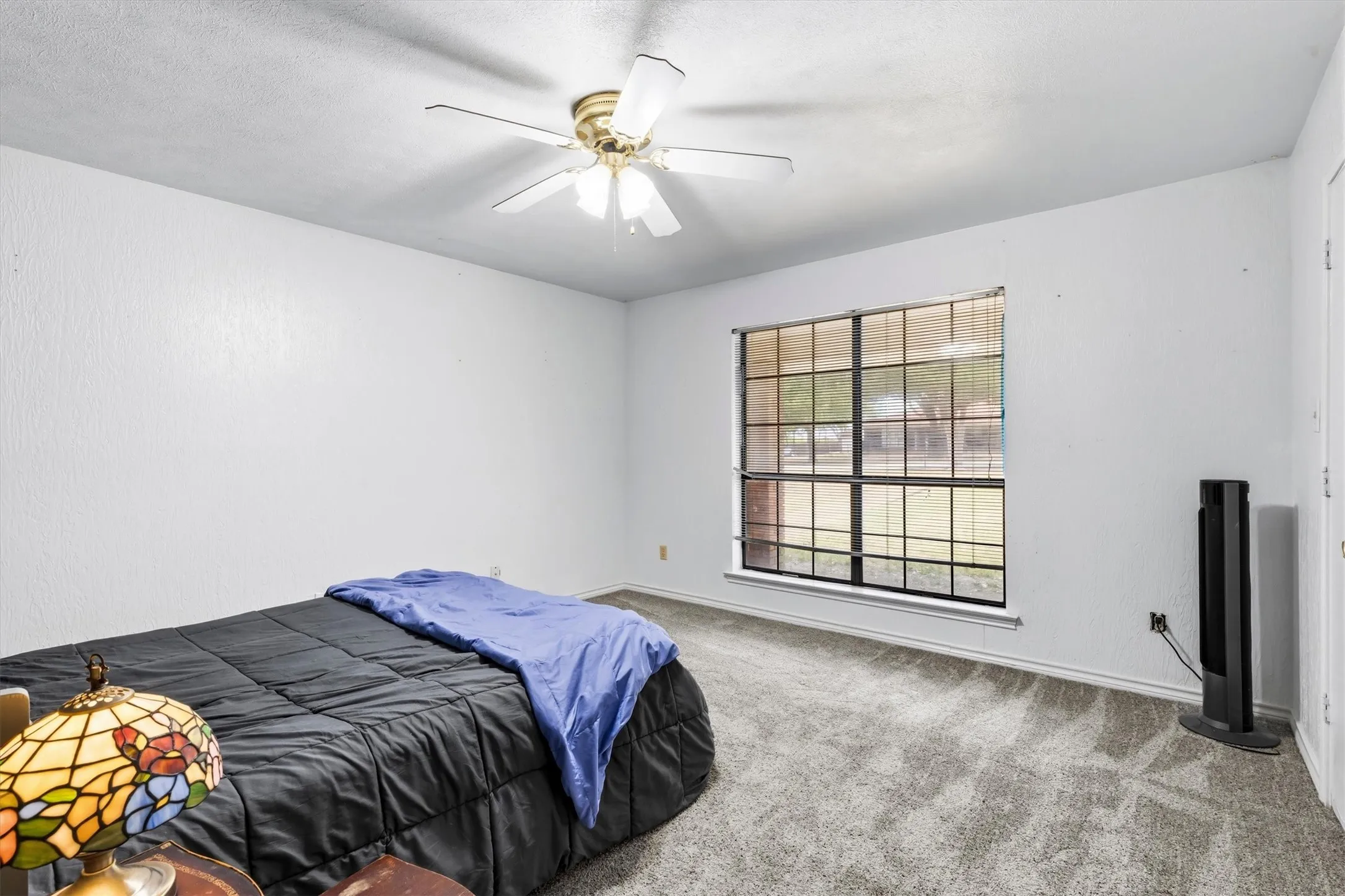 Single Family Residence For Sale in Rockwall County , 5 Crestview Circle, Rockwall, Texas 75087, 4 Bedroom, 3 Bathroom, 5 Garage spaces, 2,656 Sqft, built in 1987, mls#21369973, Real Estate Agent in Rockwall, Homes For Sale in Rockwall county, Homes For Sale in Rockwall, Realtor in Rockwall Texas, Real Estate Brokerage Independent Realty Texas, Luminita Cordes Realtor