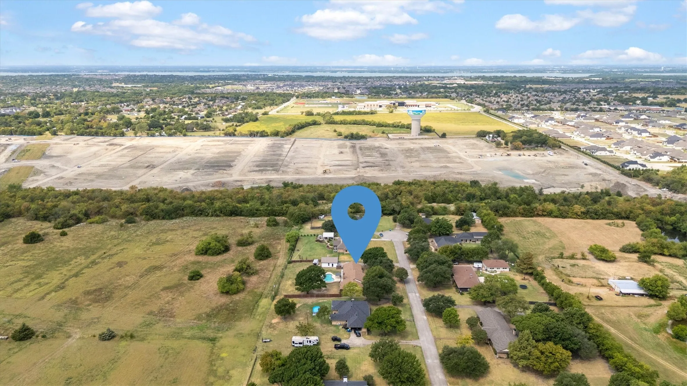 Single Family Residence For Sale in Rockwall County , 5 Crestview Circle, Rockwall, Texas 75087, 4 Bedroom, 3 Bathroom, 5 Garage spaces, 2,656 Sqft, built in 1987, mls#21369973, Real Estate Agent in Rockwall, Homes For Sale in Rockwall county, Homes For Sale in Rockwall, Realtor in Rockwall Texas, Real Estate Brokerage Independent Realty Texas, Luminita Cordes Realtor