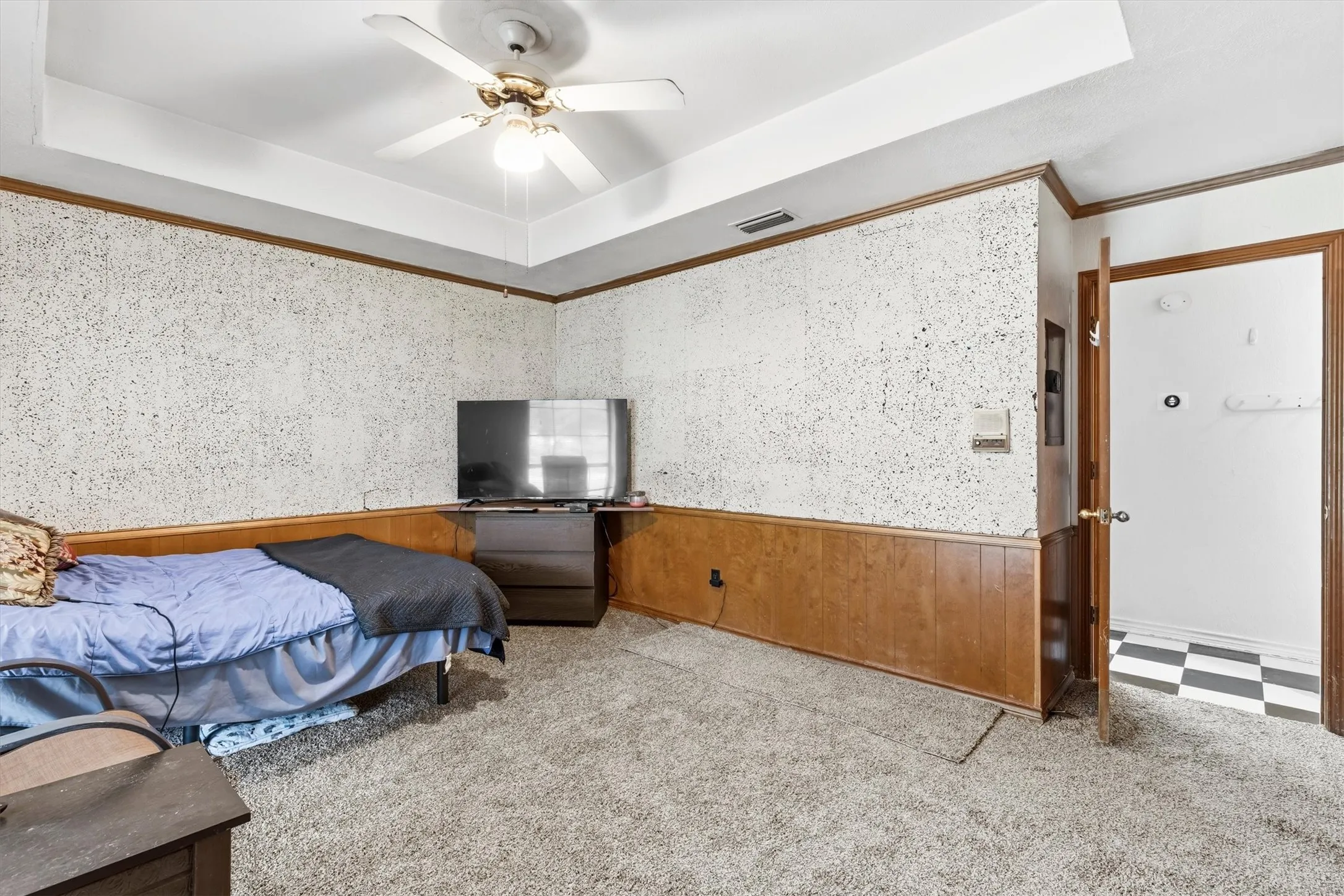 Single Family Residence For Sale in Rockwall County , 5 Crestview Circle, Rockwall, Texas 75087, 4 Bedroom, 3 Bathroom, 5 Garage spaces, 2,656 Sqft, built in 1987, mls#21369973, Real Estate Agent in Rockwall, Homes For Sale in Rockwall county, Homes For Sale in Rockwall, Realtor in Rockwall Texas, Real Estate Brokerage Independent Realty Texas, Luminita Cordes Realtor