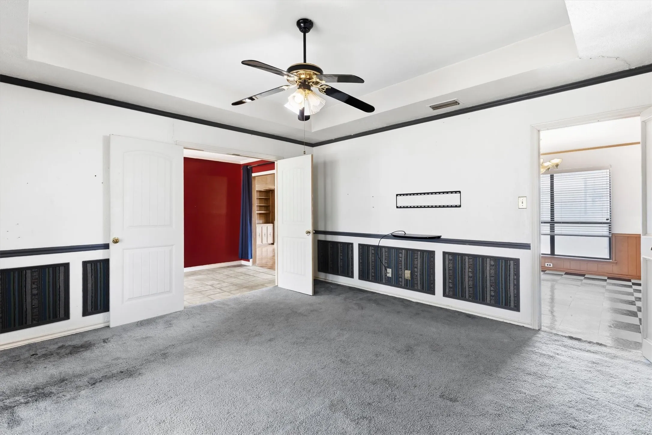 Single Family Residence For Sale in Rockwall County , 5 Crestview Circle, Rockwall, Texas 75087, 4 Bedroom, 3 Bathroom, 5 Garage spaces, 2,656 Sqft, built in 1987, mls#21369973, Real Estate Agent in Rockwall, Homes For Sale in Rockwall county, Homes For Sale in Rockwall, Realtor in Rockwall Texas, Real Estate Brokerage Independent Realty Texas, Luminita Cordes Realtor
