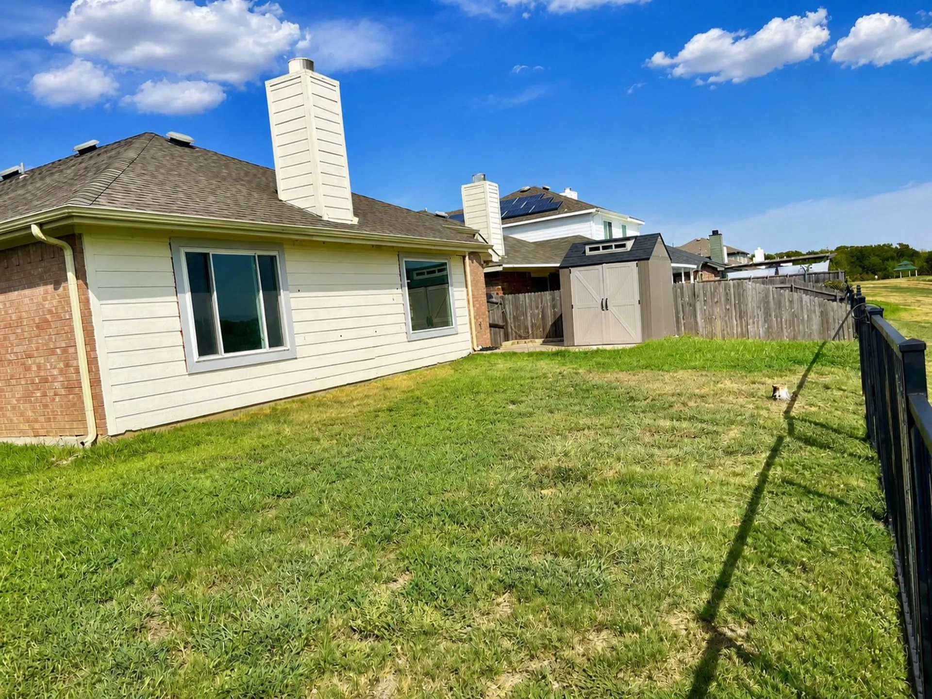 Single Family Residence For Rent in Tarrant County , 10400 Lake Park Drive, Fort Worth, Texas 76053, 4 Bedroom, 2 Bathroom, 2 Garage spaces, 1,925 Sqft, built in 2002, mls#21370403, Real Estate Agent in Fort Worth, Homes For Rent in Tarrant county, Homes For Rent in Fort Worth, Realtor in Fort Worth Texas, Real Estate Brokerage Independent Realty Texas, Luminita Cordes Realtor