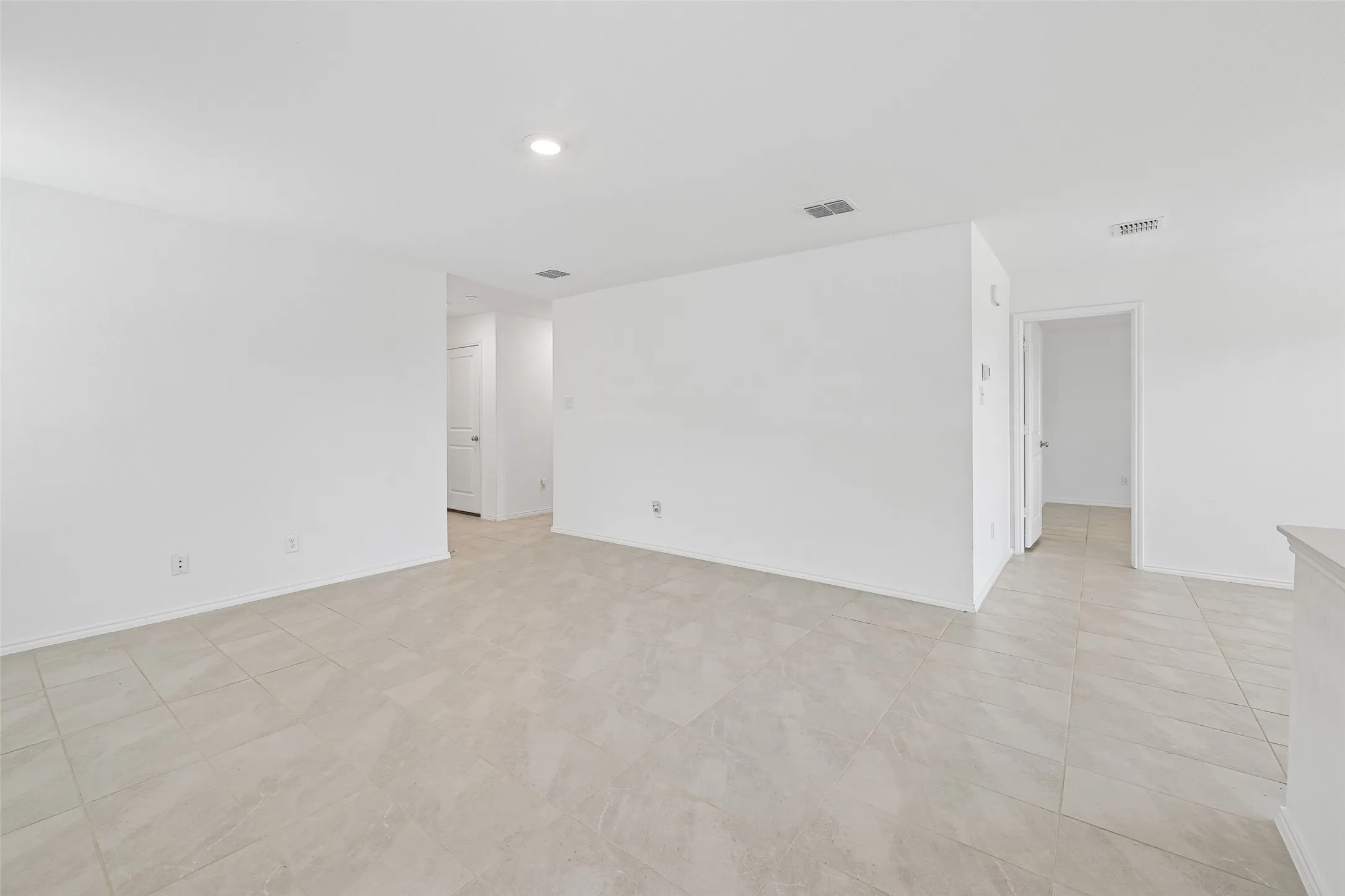 Single Family Residence For Sale in Tarrant County , 1477 Yachtclub Drive, Pelican Bay, Texas 76020, 3 Bedroom, 2 Bathroom, 2 Garage spaces, 1,302 Sqft, built in 2022, mls#21367633, Real Estate Agent in Pelican Bay, Homes For Sale in Tarrant county, Homes For Sale in Pelican Bay, Realtor in Pelican Bay Texas, Real Estate Brokerage Independent Realty Texas, Luminita Cordes Realtor