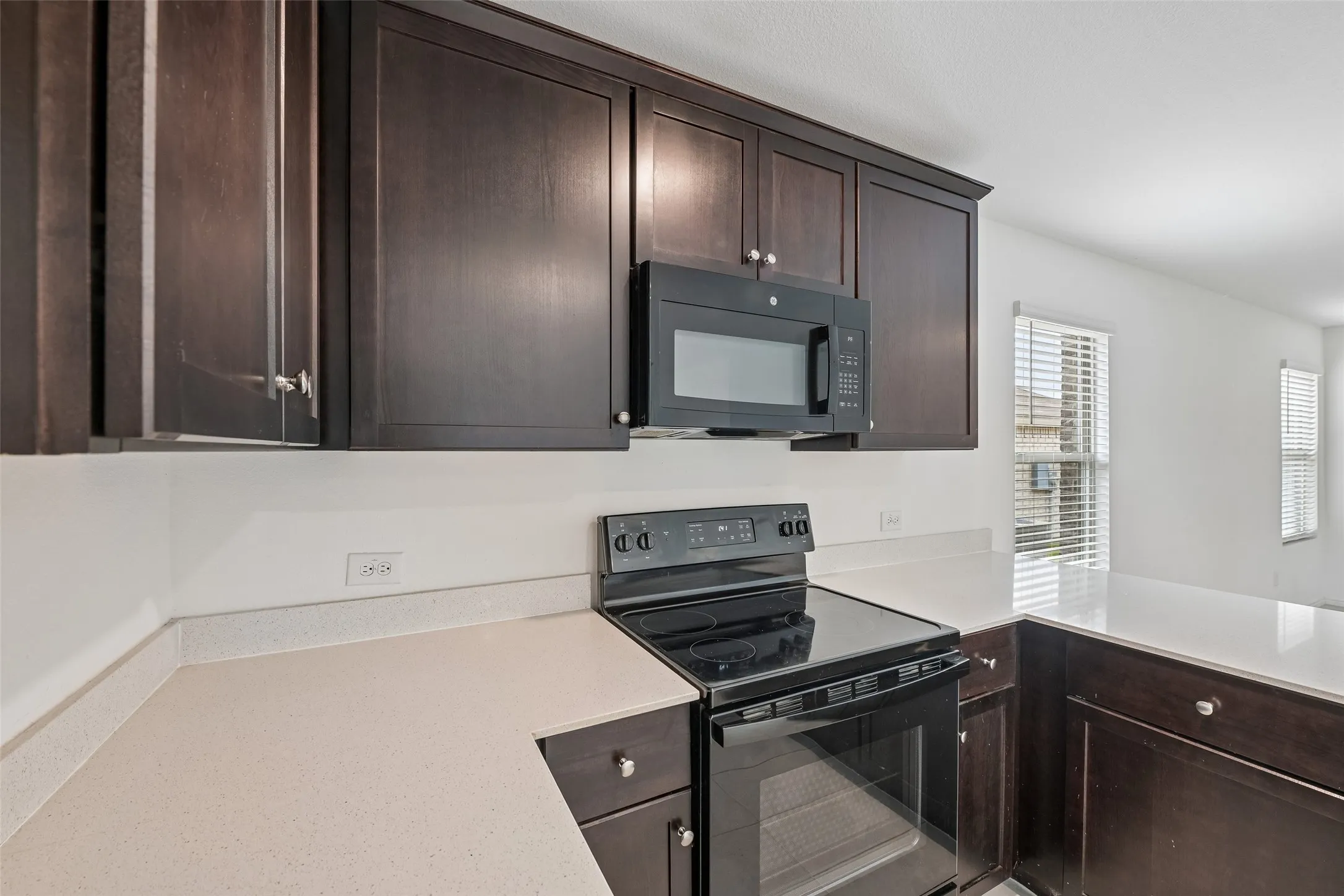 Single Family Residence For Sale in Tarrant County , 1477 Yachtclub Drive, Pelican Bay, Texas 76020, 3 Bedroom, 2 Bathroom, 2 Garage spaces, 1,302 Sqft, built in 2022, mls#21367633, Real Estate Agent in Pelican Bay, Homes For Sale in Tarrant county, Homes For Sale in Pelican Bay, Realtor in Pelican Bay Texas, Real Estate Brokerage Independent Realty Texas, Luminita Cordes Realtor