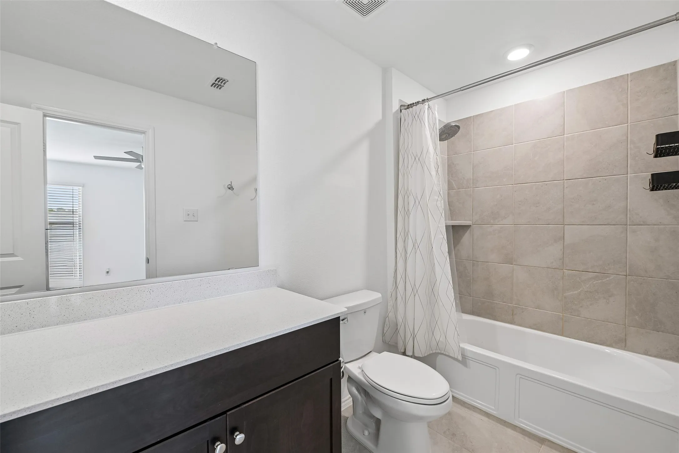 Single Family Residence For Sale in Tarrant County , 1477 Yachtclub Drive, Pelican Bay, Texas 76020, 3 Bedroom, 2 Bathroom, 2 Garage spaces, 1,302 Sqft, built in 2022, mls#21367633, Real Estate Agent in Pelican Bay, Homes For Sale in Tarrant county, Homes For Sale in Pelican Bay, Realtor in Pelican Bay Texas, Real Estate Brokerage Independent Realty Texas, Luminita Cordes Realtor