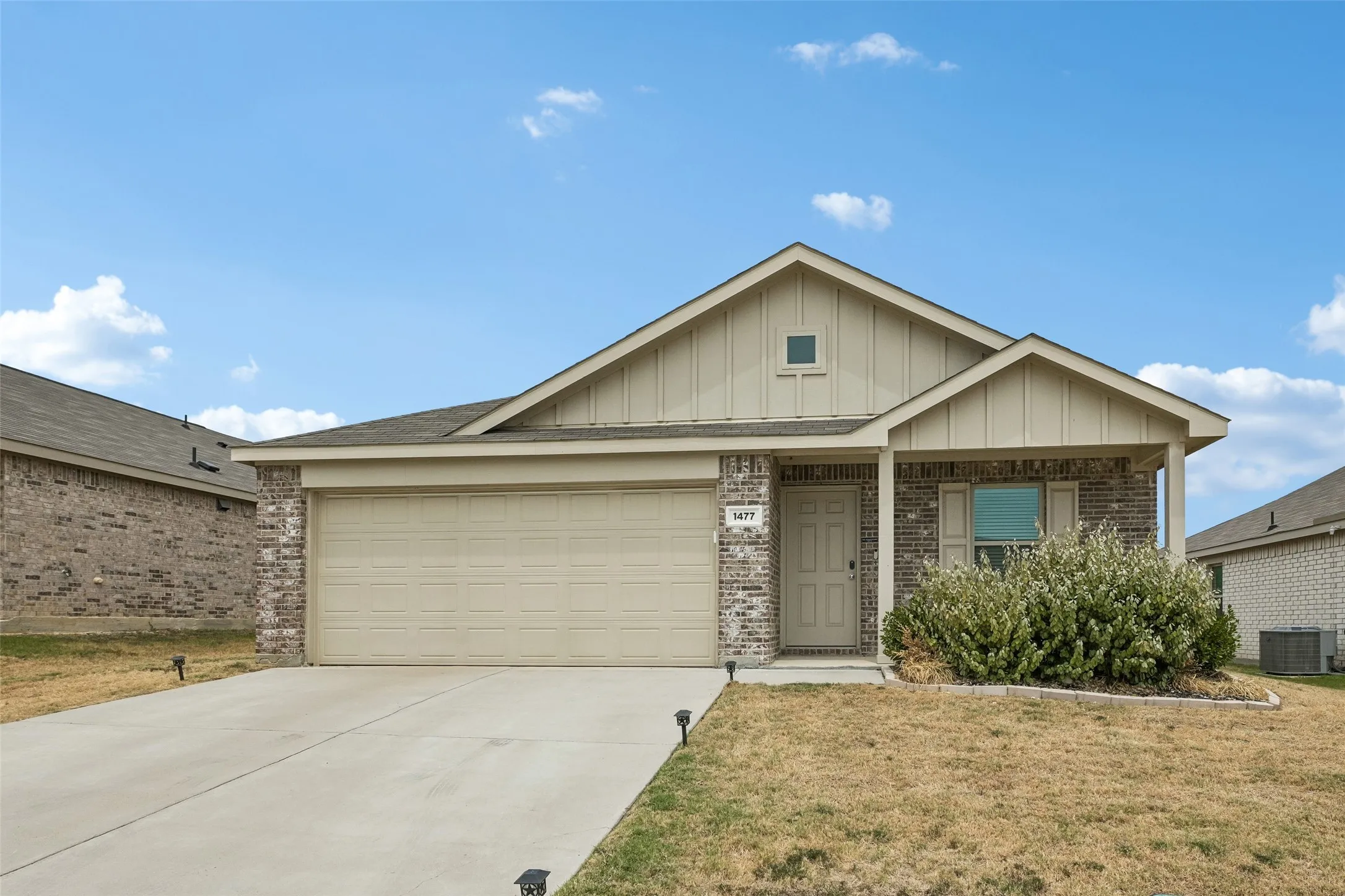 Single Family Residence For Sale in Tarrant County , 1477 Yachtclub Drive, Pelican Bay, Texas 76020, 3 Bedroom, 2 Bathroom, 2 Garage spaces, 1,302 Sqft, built in 2022, mls#21367633, Real Estate Agent in Pelican Bay, Homes For Sale in Tarrant county, Homes For Sale in Pelican Bay, Realtor in Pelican Bay Texas, Real Estate Brokerage Independent Realty Texas, Luminita Cordes Realtor