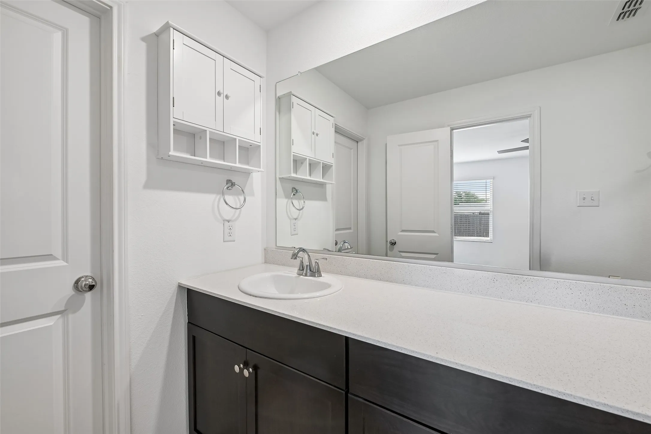 Single Family Residence For Sale in Tarrant County , 1477 Yachtclub Drive, Pelican Bay, Texas 76020, 3 Bedroom, 2 Bathroom, 2 Garage spaces, 1,302 Sqft, built in 2022, mls#21367633, Real Estate Agent in Pelican Bay, Homes For Sale in Tarrant county, Homes For Sale in Pelican Bay, Realtor in Pelican Bay Texas, Real Estate Brokerage Independent Realty Texas, Luminita Cordes Realtor