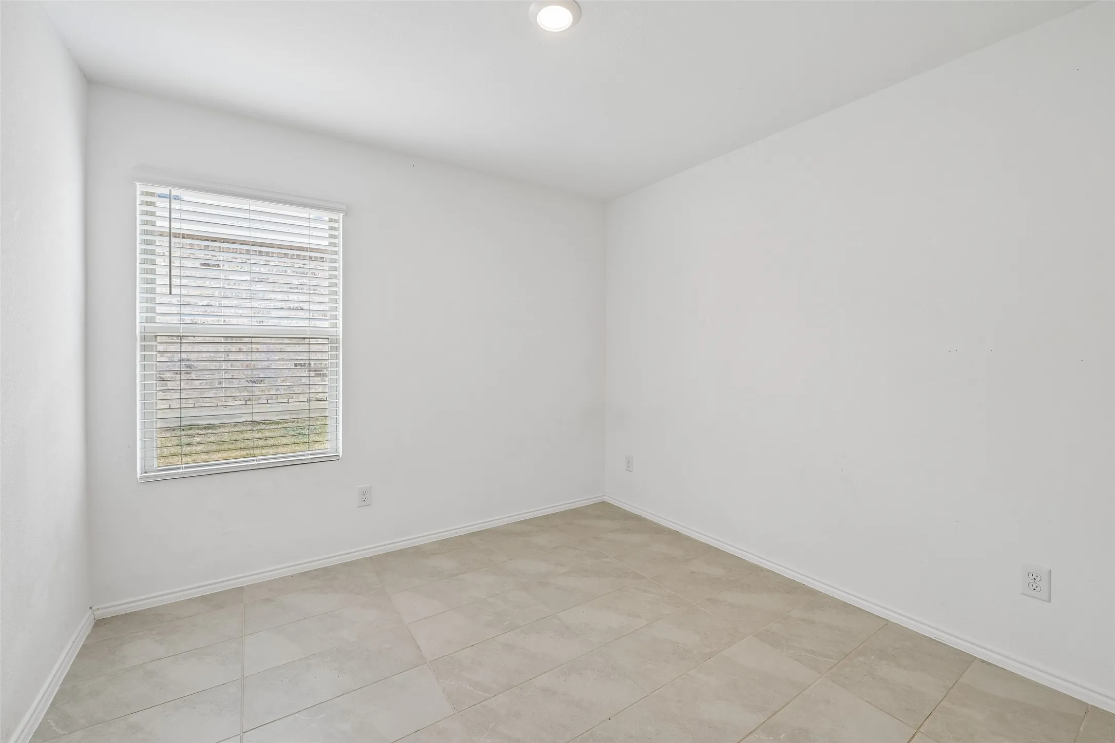 Single Family Residence For Sale in Tarrant County , 1477 Yachtclub Drive, Pelican Bay, Texas 76020, 3 Bedroom, 2 Bathroom, 2 Garage spaces, 1,302 Sqft, built in 2022, mls#21367633, Real Estate Agent in Pelican Bay, Homes For Sale in Tarrant county, Homes For Sale in Pelican Bay, Realtor in Pelican Bay Texas, Real Estate Brokerage Independent Realty Texas, Luminita Cordes Realtor