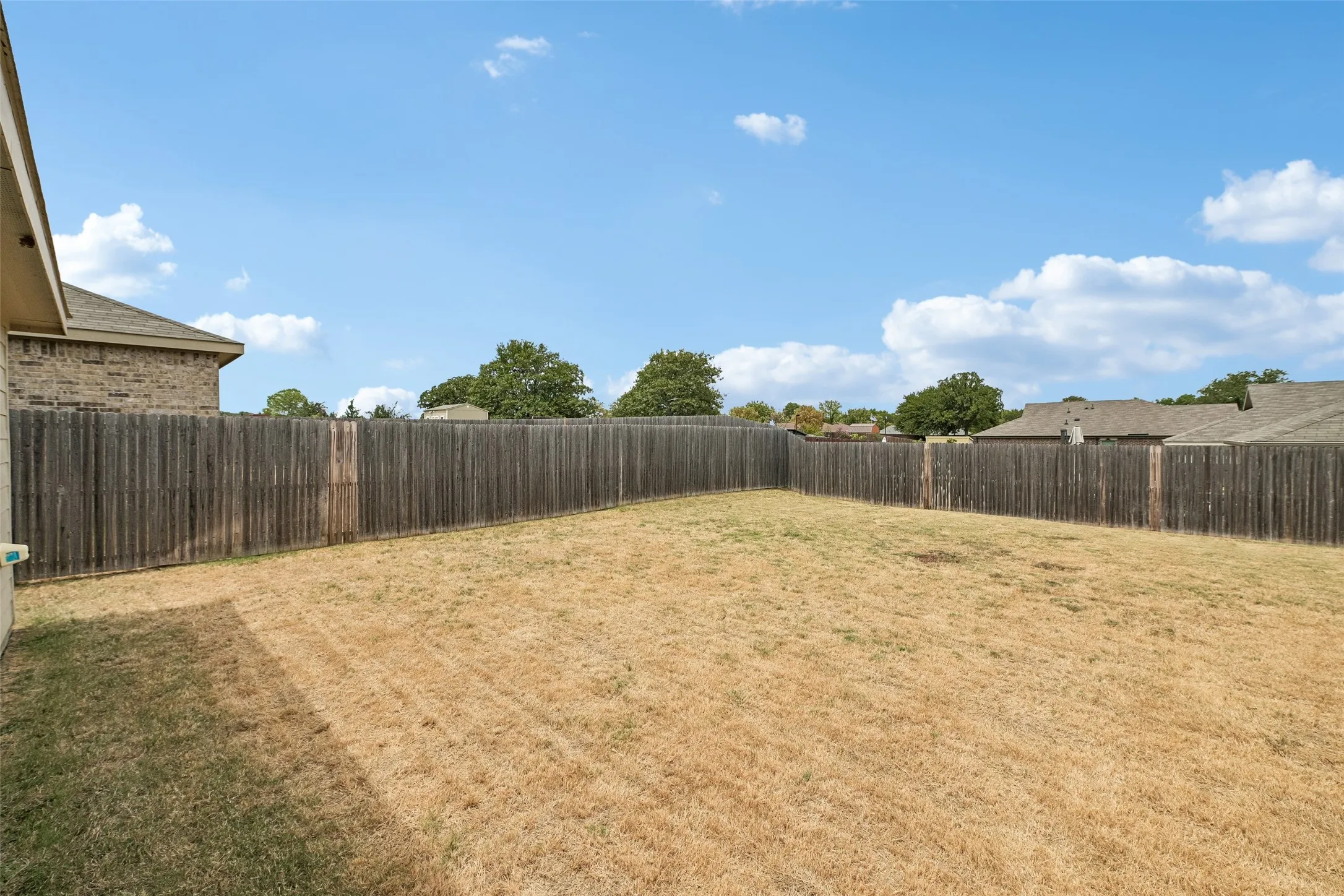 Single Family Residence For Sale in Tarrant County , 1477 Yachtclub Drive, Pelican Bay, Texas 76020, 3 Bedroom, 2 Bathroom, 2 Garage spaces, 1,302 Sqft, built in 2022, mls#21367633, Real Estate Agent in Pelican Bay, Homes For Sale in Tarrant county, Homes For Sale in Pelican Bay, Realtor in Pelican Bay Texas, Real Estate Brokerage Independent Realty Texas, Luminita Cordes Realtor