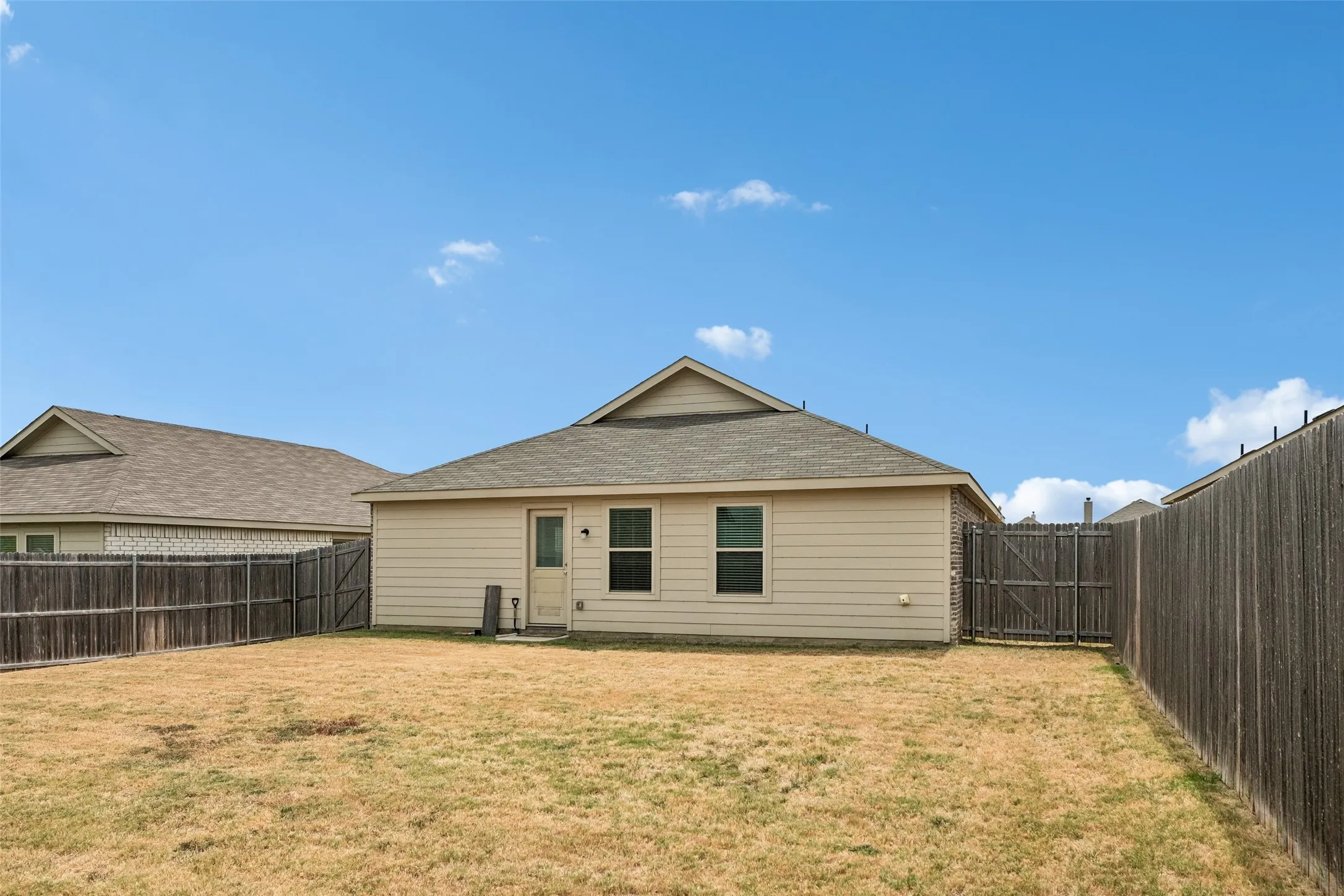 Single Family Residence For Sale in Tarrant County , 1477 Yachtclub Drive, Pelican Bay, Texas 76020, 3 Bedroom, 2 Bathroom, 2 Garage spaces, 1,302 Sqft, built in 2022, mls#21367633, Real Estate Agent in Pelican Bay, Homes For Sale in Tarrant county, Homes For Sale in Pelican Bay, Realtor in Pelican Bay Texas, Real Estate Brokerage Independent Realty Texas, Luminita Cordes Realtor