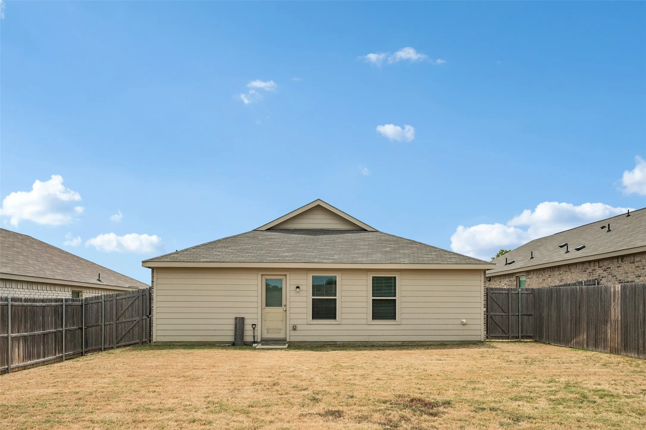 Single Family Residence For Sale in Tarrant County , 1477 Yachtclub Drive, Pelican Bay, Texas 76020, 3 Bedroom, 2 Bathroom, 2 Garage spaces, 1,302 Sqft, built in 2022, mls#21367633, Real Estate Agent in Pelican Bay, Homes For Sale in Tarrant county, Homes For Sale in Pelican Bay, Realtor in Pelican Bay Texas, Real Estate Brokerage Independent Realty Texas, Luminita Cordes Realtor