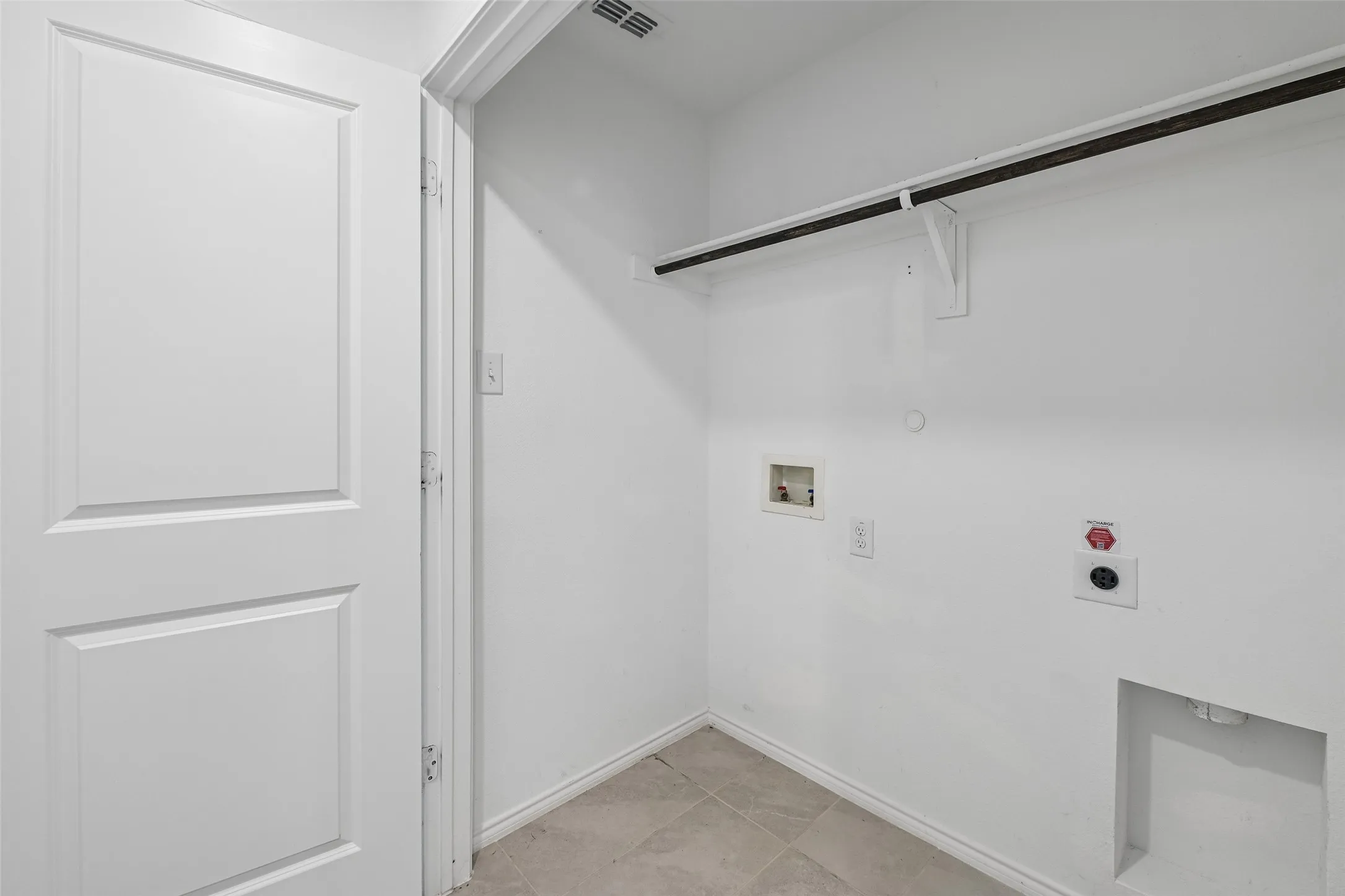 Single Family Residence For Sale in Tarrant County , 1477 Yachtclub Drive, Pelican Bay, Texas 76020, 3 Bedroom, 2 Bathroom, 2 Garage spaces, 1,302 Sqft, built in 2022, mls#21367633, Real Estate Agent in Pelican Bay, Homes For Sale in Tarrant county, Homes For Sale in Pelican Bay, Realtor in Pelican Bay Texas, Real Estate Brokerage Independent Realty Texas, Luminita Cordes Realtor