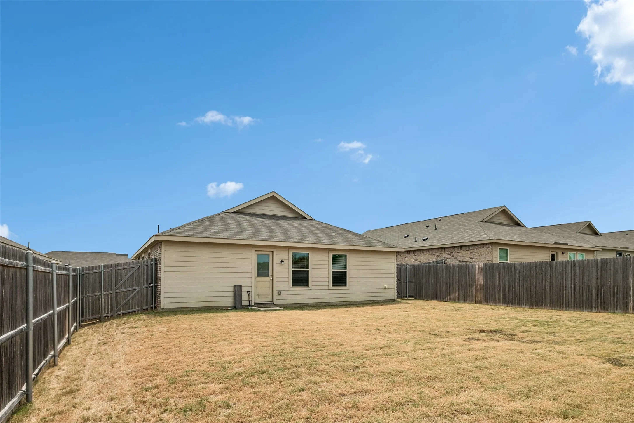 Single Family Residence For Sale in Tarrant County , 1477 Yachtclub Drive, Pelican Bay, Texas 76020, 3 Bedroom, 2 Bathroom, 2 Garage spaces, 1,302 Sqft, built in 2022, mls#21367633, Real Estate Agent in Pelican Bay, Homes For Sale in Tarrant county, Homes For Sale in Pelican Bay, Realtor in Pelican Bay Texas, Real Estate Brokerage Independent Realty Texas, Luminita Cordes Realtor