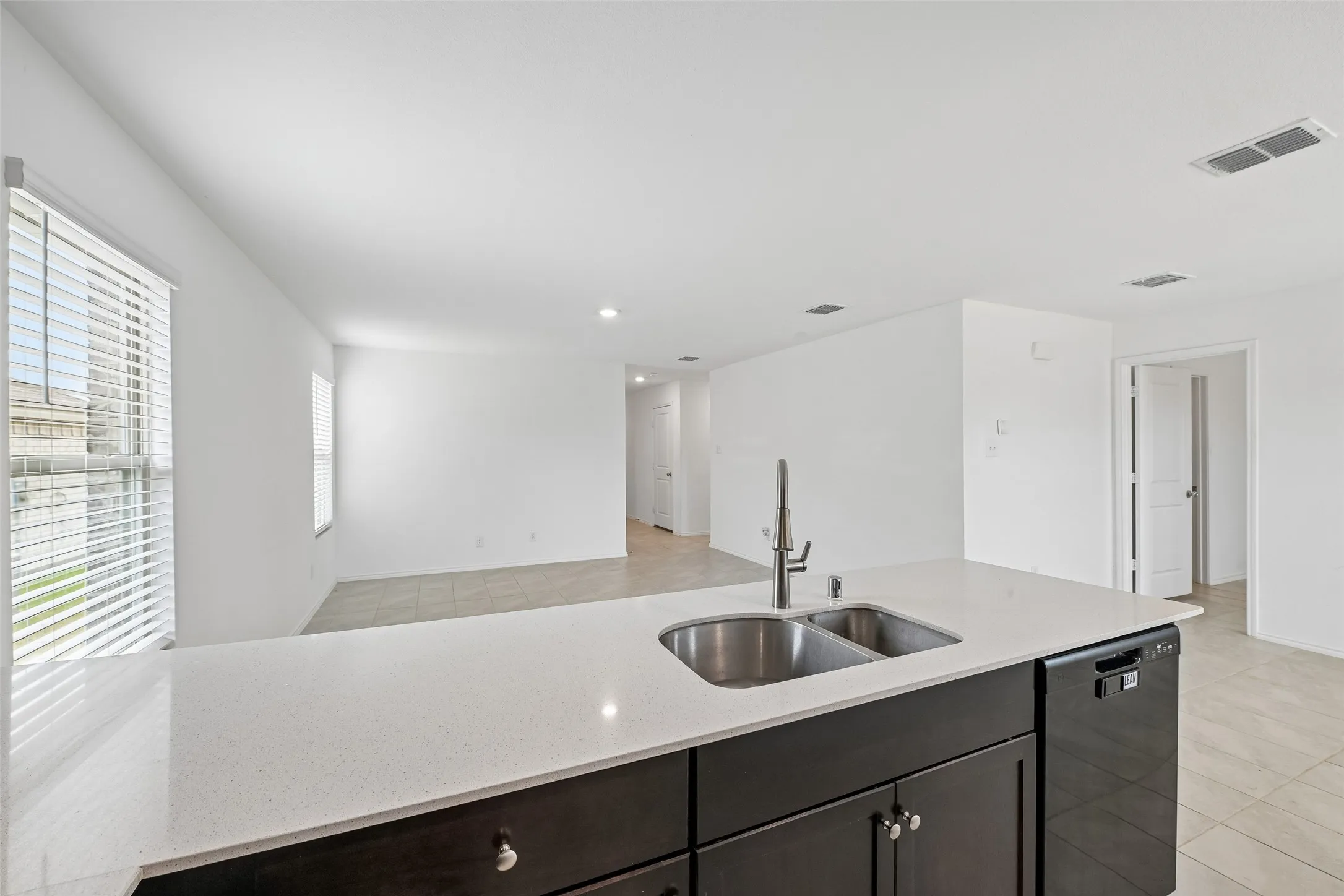 Single Family Residence For Sale in Tarrant County , 1477 Yachtclub Drive, Pelican Bay, Texas 76020, 3 Bedroom, 2 Bathroom, 2 Garage spaces, 1,302 Sqft, built in 2022, mls#21367633, Real Estate Agent in Pelican Bay, Homes For Sale in Tarrant county, Homes For Sale in Pelican Bay, Realtor in Pelican Bay Texas, Real Estate Brokerage Independent Realty Texas, Luminita Cordes Realtor