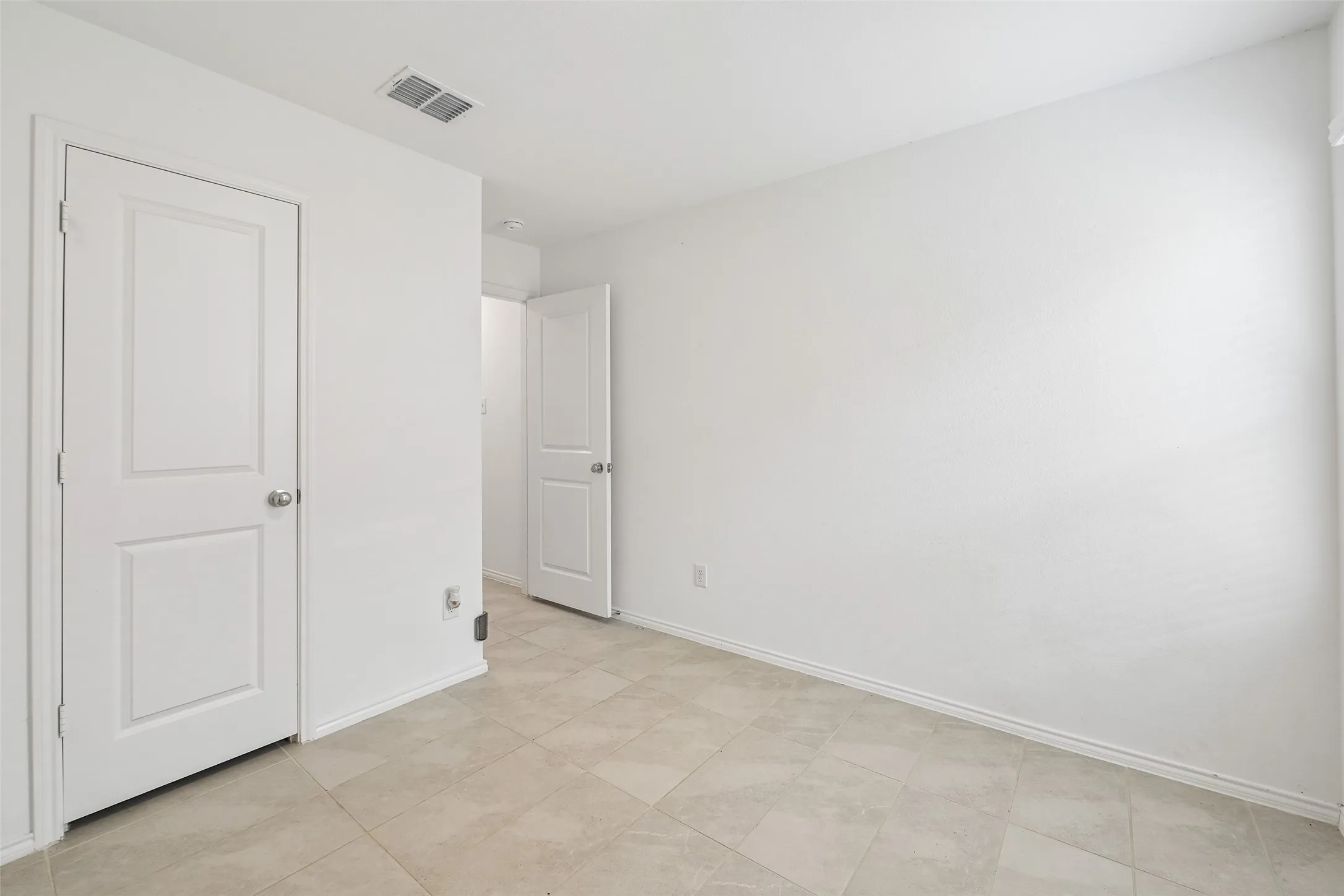 Single Family Residence For Sale in Tarrant County , 1477 Yachtclub Drive, Pelican Bay, Texas 76020, 3 Bedroom, 2 Bathroom, 2 Garage spaces, 1,302 Sqft, built in 2022, mls#21367633, Real Estate Agent in Pelican Bay, Homes For Sale in Tarrant county, Homes For Sale in Pelican Bay, Realtor in Pelican Bay Texas, Real Estate Brokerage Independent Realty Texas, Luminita Cordes Realtor