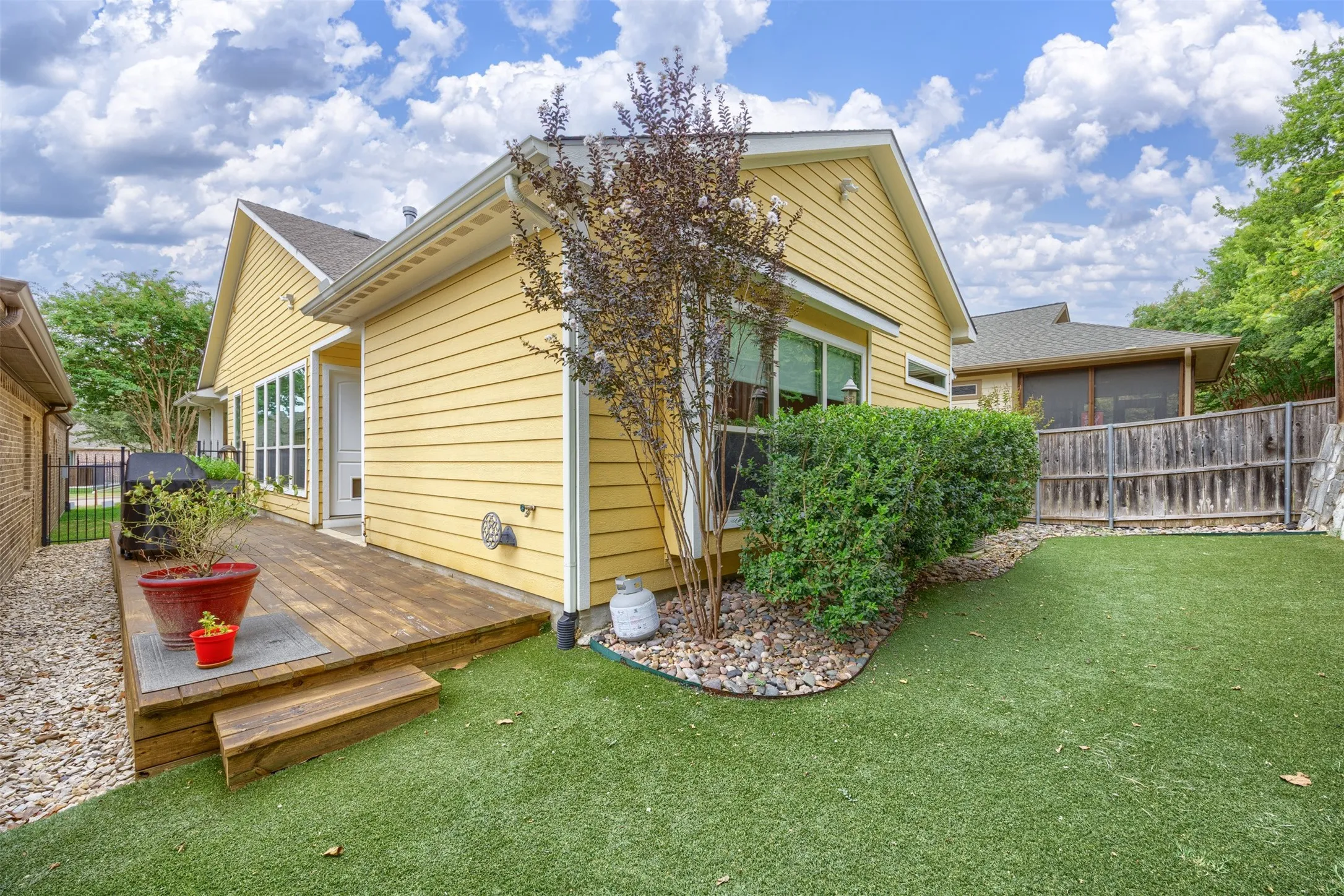 Single Family Residence For Sale in Collin County , 1212 Steepleview Lane, Mc Kinney, Texas 75069, 3 Bedroom, 2 Bathroom, 2 Garage spaces, 1,602 Sqft, built in 2013, mls#21368008, Real Estate Agent in Mc Kinney, Homes For Sale in Collin county, Homes For Sale in Mc Kinney, Realtor in Mc Kinney Texas, Real Estate Brokerage Independent Realty Texas, Luminita Cordes Realtor