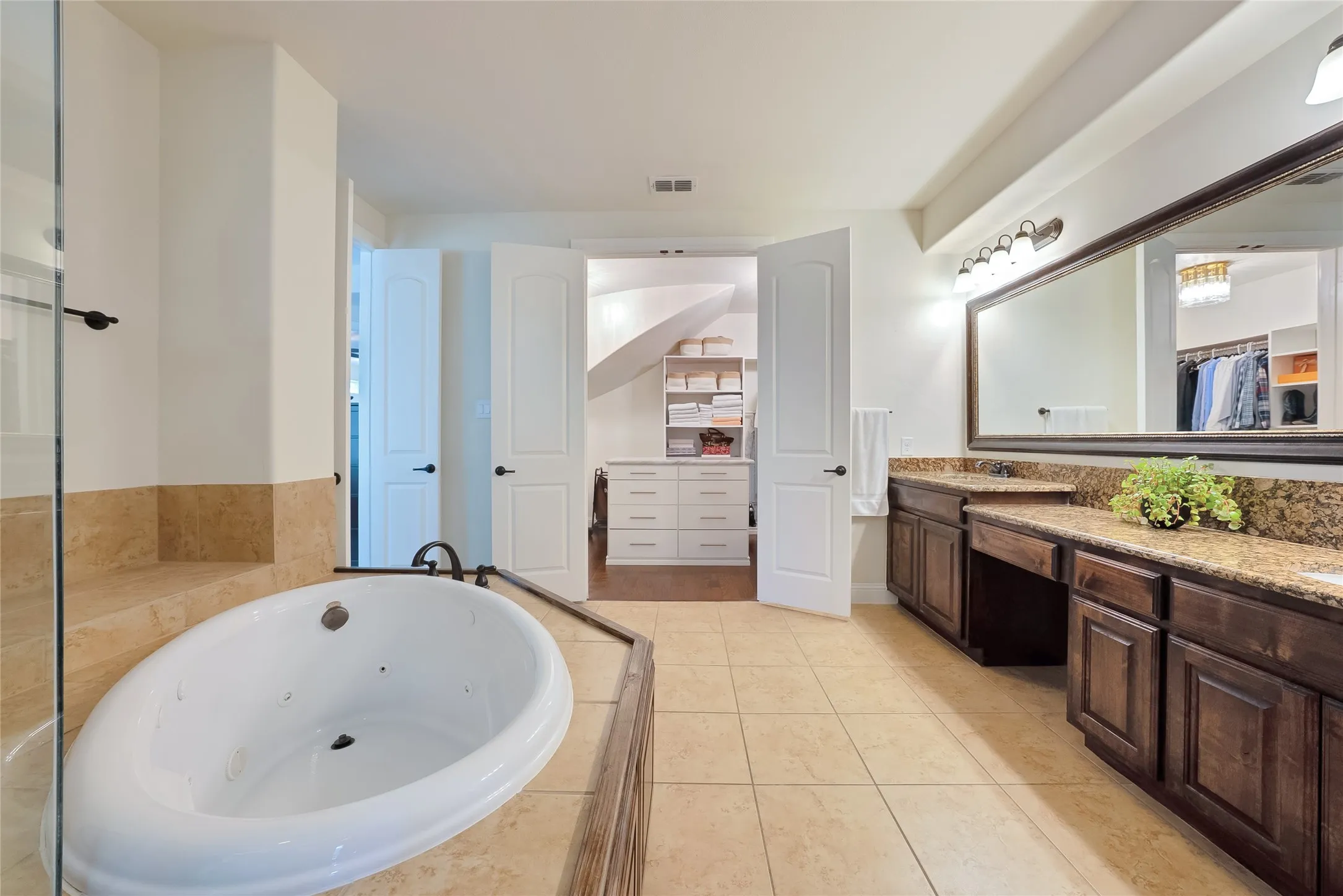 Single Family Residence For Sale in Collin County , 8609 Tuscan Oaks Drive, Mc Kinney, Texas 75071, 4 Bedroom, 5 Bathroom, 3 Garage spaces, 4,120 Sqft, built in 2014, mls#21366049, Real Estate Agent in Mc Kinney, Homes For Sale in Collin county, Homes For Sale in Mc Kinney, Realtor in Mc Kinney Texas, Real Estate Brokerage Independent Realty Texas, Luminita Cordes Realtor
