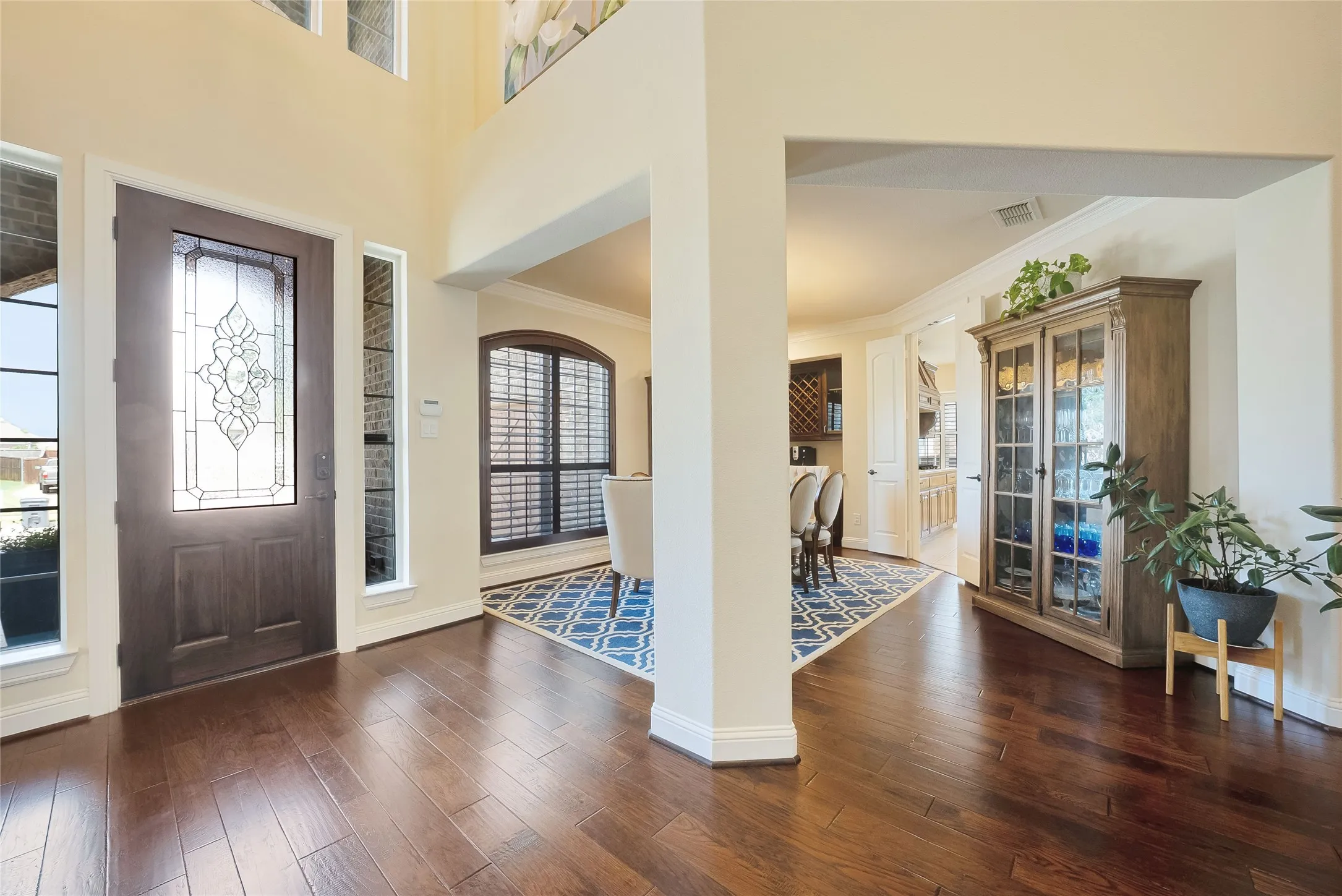 Single Family Residence For Sale in Collin County , 8609 Tuscan Oaks Drive, Mc Kinney, Texas 75071, 4 Bedroom, 5 Bathroom, 3 Garage spaces, 4,120 Sqft, built in 2014, mls#21366049, Real Estate Agent in Mc Kinney, Homes For Sale in Collin county, Homes For Sale in Mc Kinney, Realtor in Mc Kinney Texas, Real Estate Brokerage Independent Realty Texas, Luminita Cordes Realtor