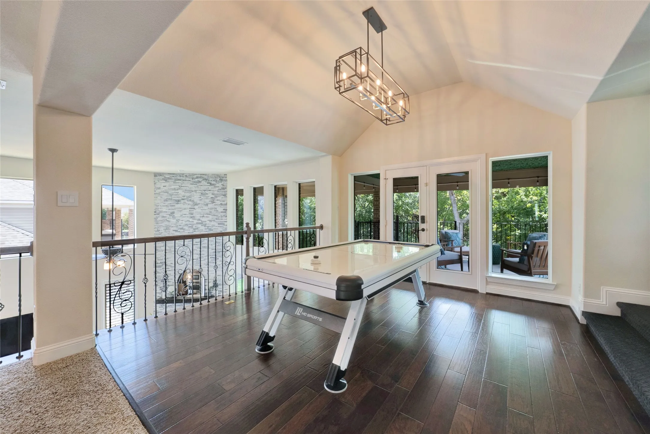 Single Family Residence For Sale in Collin County , 8609 Tuscan Oaks Drive, Mc Kinney, Texas 75071, 4 Bedroom, 5 Bathroom, 3 Garage spaces, 4,120 Sqft, built in 2014, mls#21366049, Real Estate Agent in Mc Kinney, Homes For Sale in Collin county, Homes For Sale in Mc Kinney, Realtor in Mc Kinney Texas, Real Estate Brokerage Independent Realty Texas, Luminita Cordes Realtor