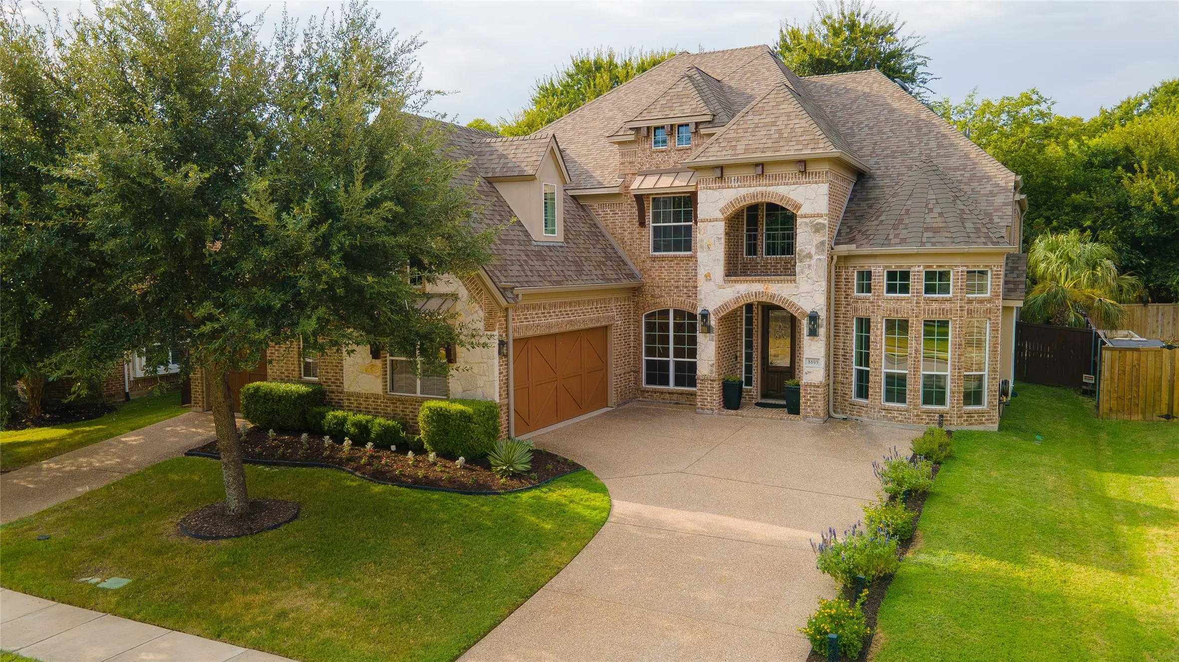 Single Family Residence For Sale in Collin County , 8609 Tuscan Oaks Drive, Mc Kinney, Texas 75071, 4 Bedroom, 5 Bathroom, 3 Garage spaces, 4,120 Sqft, built in 2014, mls#21366049, Real Estate Agent in Mc Kinney, Homes For Sale in Collin county, Homes For Sale in Mc Kinney, Realtor in Mc Kinney Texas, Real Estate Brokerage Independent Realty Texas, Luminita Cordes Realtor