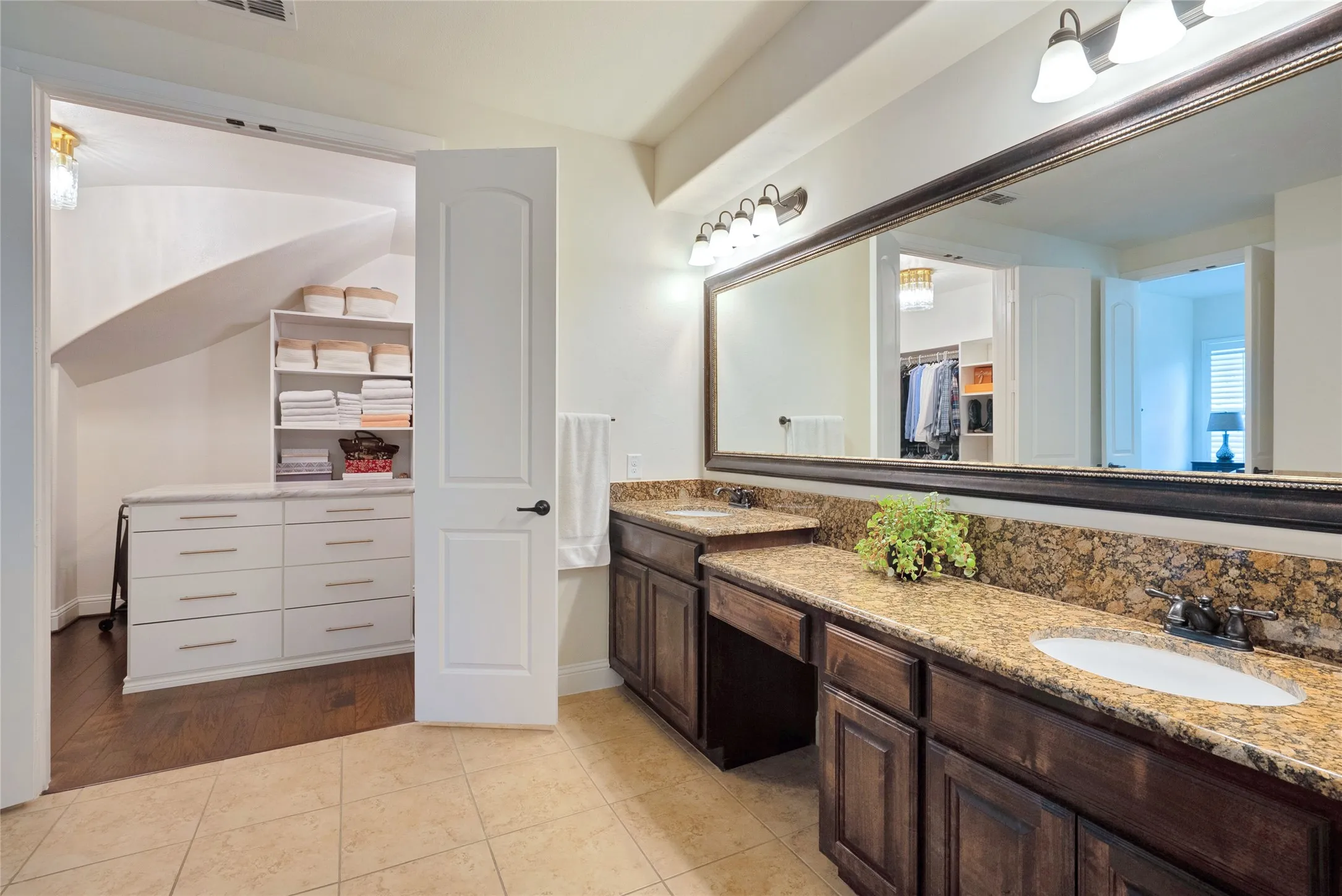 Single Family Residence For Sale in Collin County , 8609 Tuscan Oaks Drive, Mc Kinney, Texas 75071, 4 Bedroom, 5 Bathroom, 3 Garage spaces, 4,120 Sqft, built in 2014, mls#21366049, Real Estate Agent in Mc Kinney, Homes For Sale in Collin county, Homes For Sale in Mc Kinney, Realtor in Mc Kinney Texas, Real Estate Brokerage Independent Realty Texas, Luminita Cordes Realtor