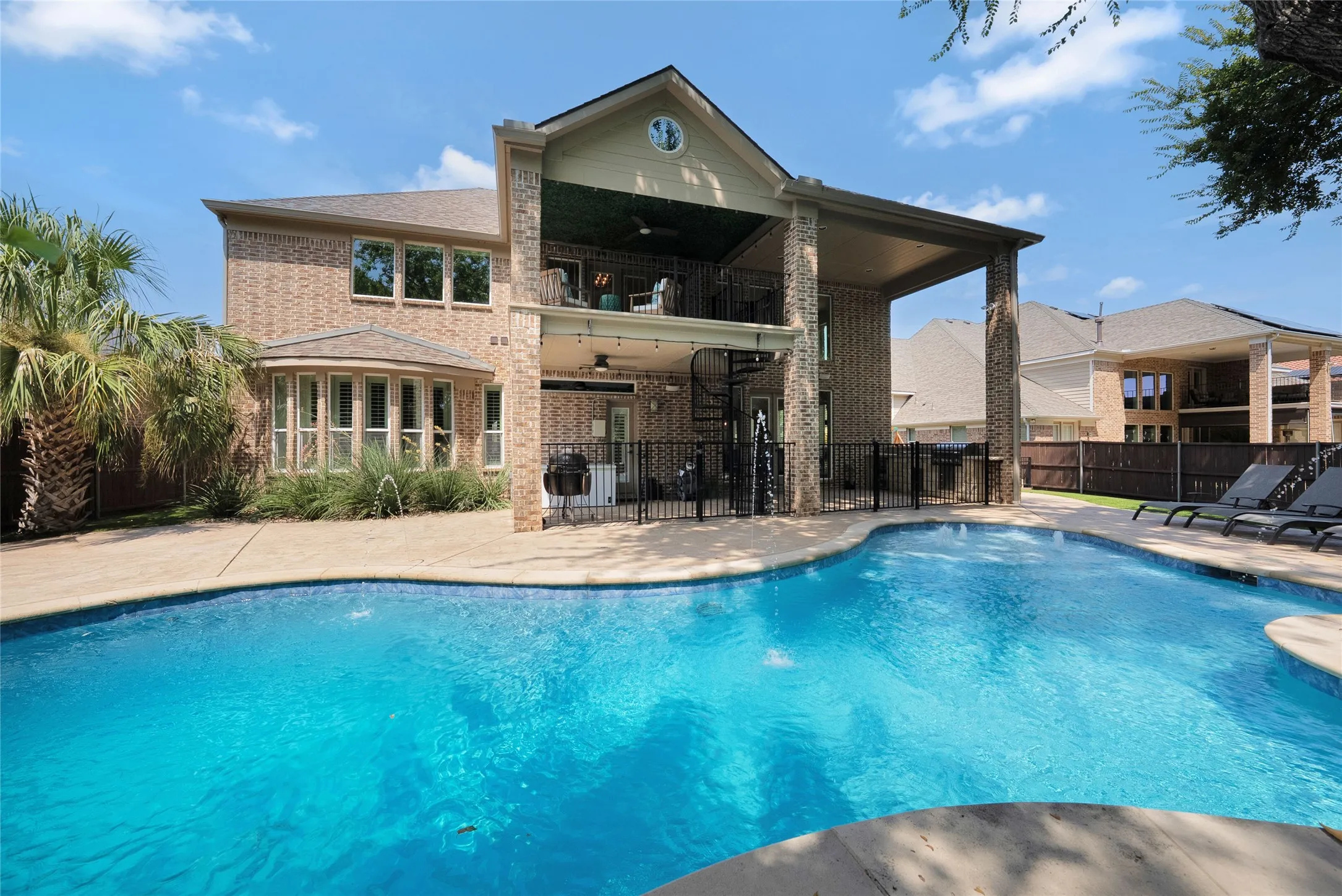 Single Family Residence For Sale in Collin County , 8609 Tuscan Oaks Drive, Mc Kinney, Texas 75071, 4 Bedroom, 5 Bathroom, 3 Garage spaces, 4,120 Sqft, built in 2014, mls#21366049, Real Estate Agent in Mc Kinney, Homes For Sale in Collin county, Homes For Sale in Mc Kinney, Realtor in Mc Kinney Texas, Real Estate Brokerage Independent Realty Texas, Luminita Cordes Realtor