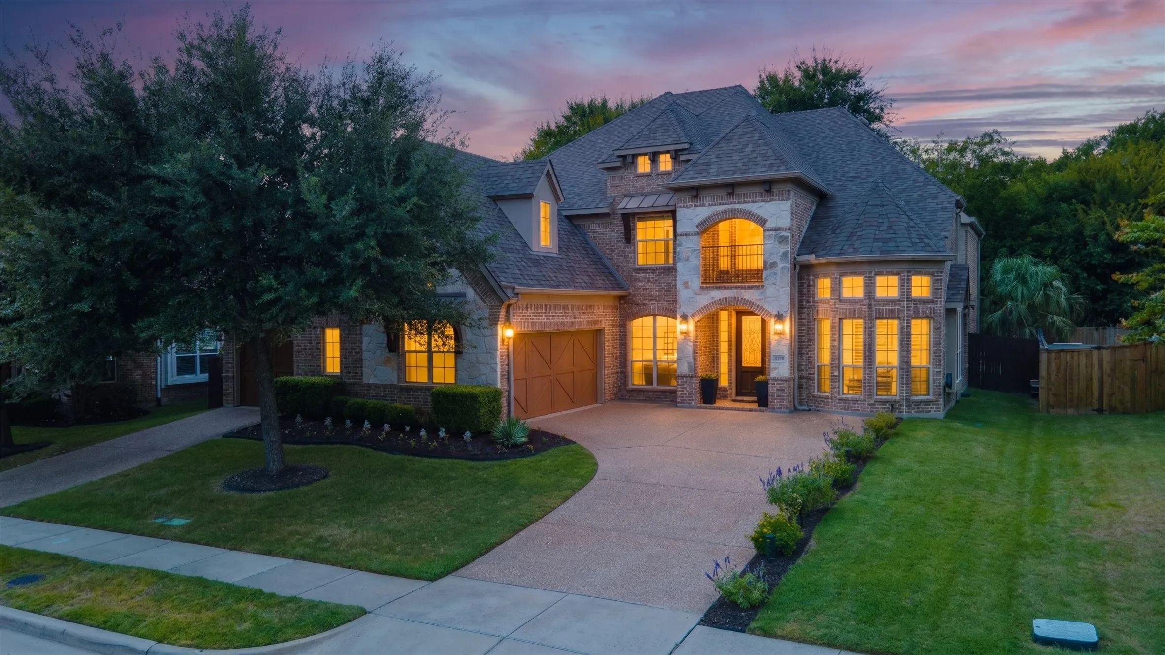 Single Family Residence For Sale in Collin County , 8609 Tuscan Oaks Drive, Mc Kinney, Texas 75071, 4 Bedroom, 5 Bathroom, 3 Garage spaces, 4,120 Sqft, built in 2014, mls#21366049, Real Estate Agent in Mc Kinney, Homes For Sale in Collin county, Homes For Sale in Mc Kinney, Realtor in Mc Kinney Texas, Real Estate Brokerage Independent Realty Texas, Luminita Cordes Realtor