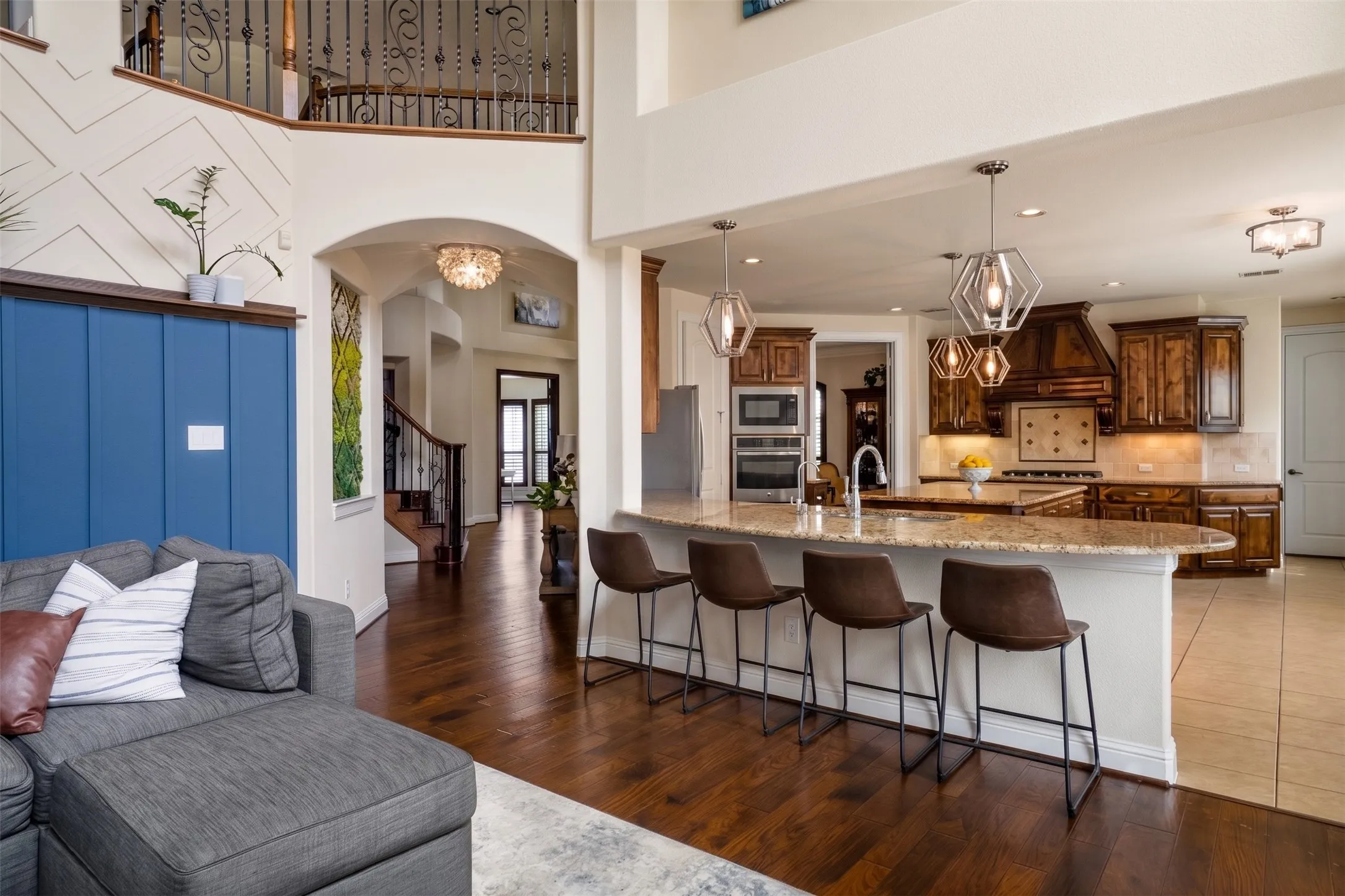 Single Family Residence For Sale in Collin County , 8609 Tuscan Oaks Drive, Mc Kinney, Texas 75071, 4 Bedroom, 5 Bathroom, 3 Garage spaces, 4,120 Sqft, built in 2014, mls#21366049, Real Estate Agent in Mc Kinney, Homes For Sale in Collin county, Homes For Sale in Mc Kinney, Realtor in Mc Kinney Texas, Real Estate Brokerage Independent Realty Texas, Luminita Cordes Realtor