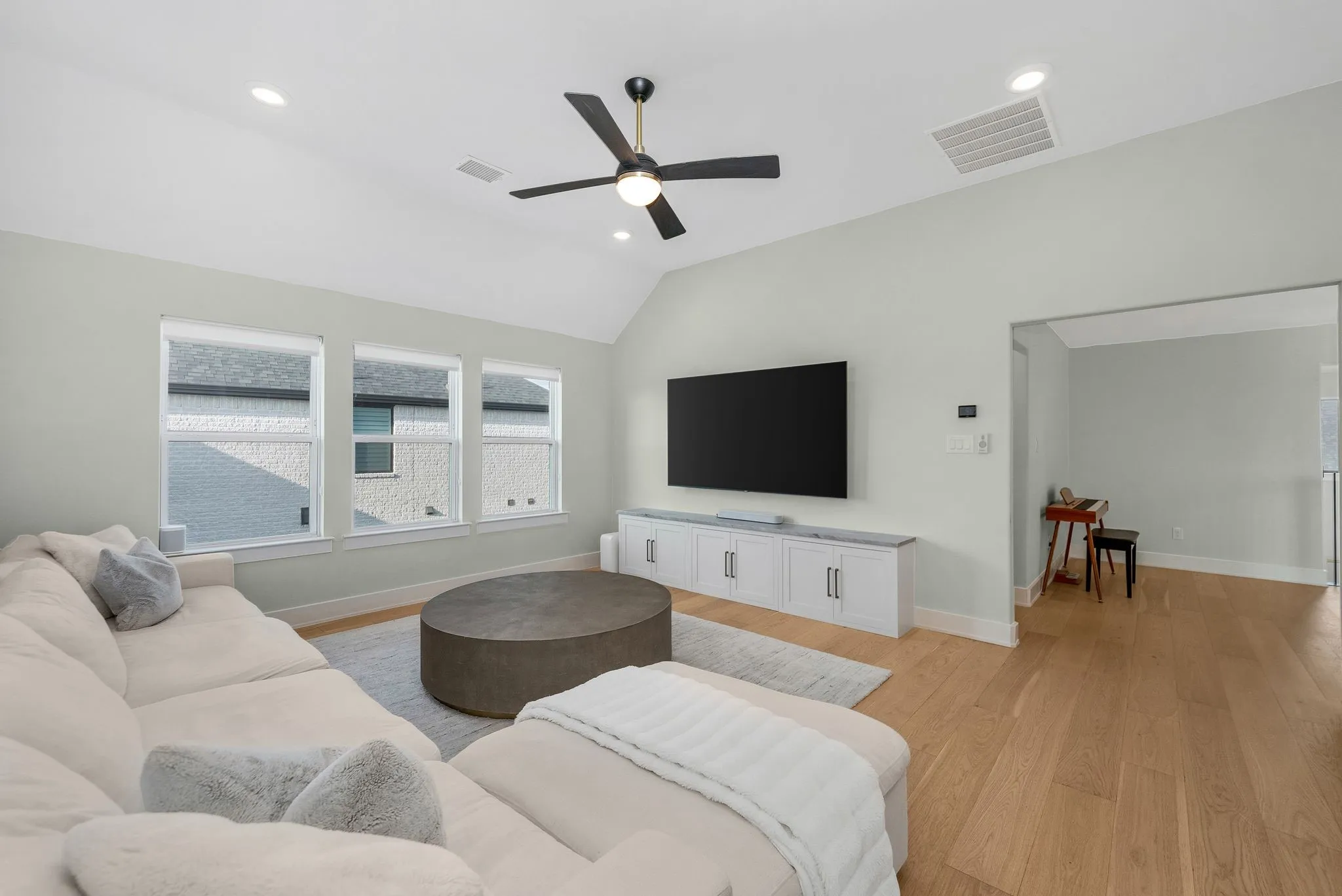 Single Family Residence For Rent in Denton County , 6190 Manderlay Drive, Frisco, Texas 75034, 5 Bedroom, 4 Bathroom, 3 Garage spaces, 4,017 Sqft, built in 2021, mls#21369749, Real Estate Agent in Frisco, Homes For Rent in Denton county, Homes For Rent in Frisco, Realtor in Frisco Texas, Real Estate Brokerage Independent Realty Texas, Luminita Cordes Realtor