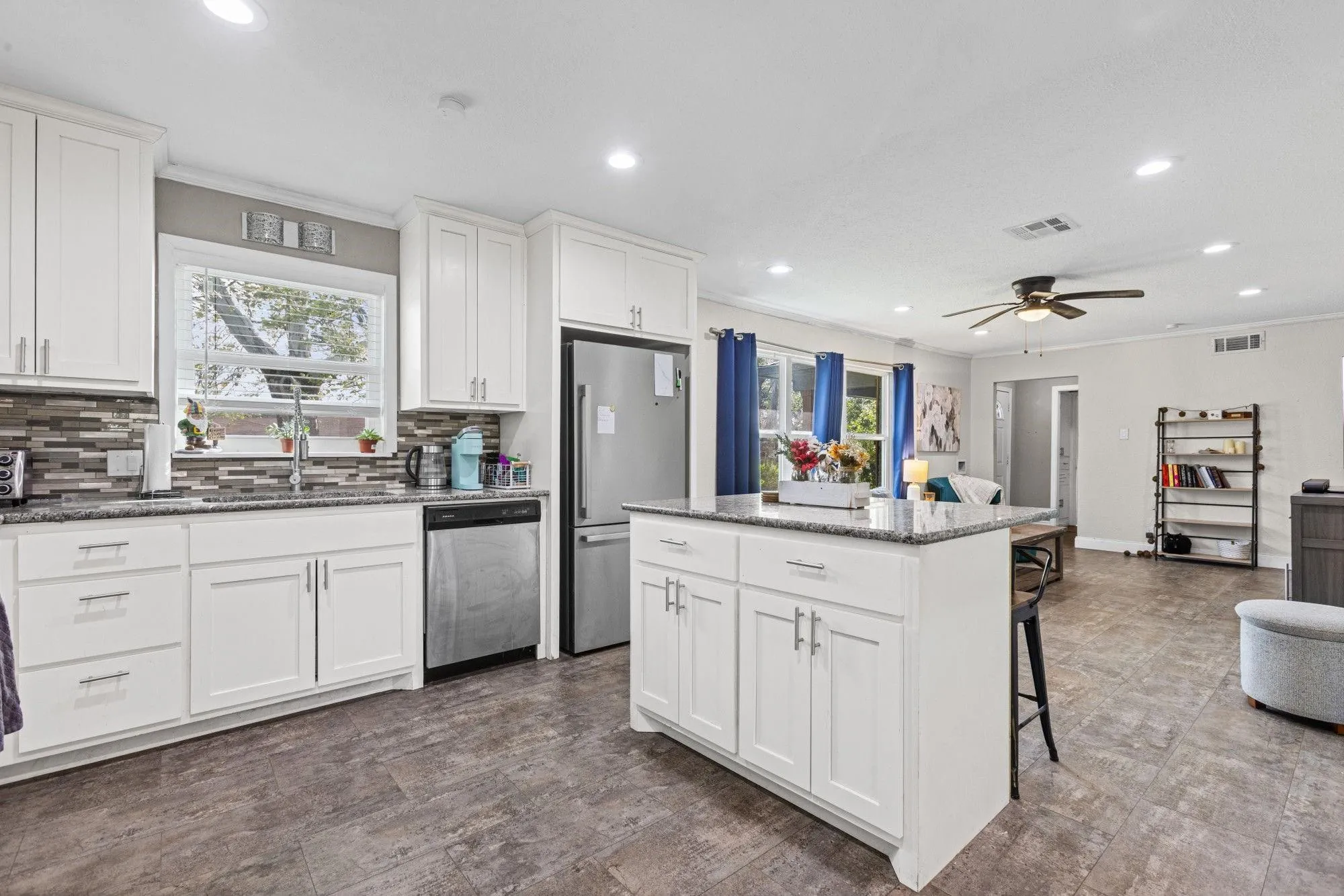 Single Family Residence For Rent in Mc Lennan County , 942 Longfellow Street, Waco, Texas 76710, 3 Bedroom, 2 Bathroom, 1 Garage spaces, 1,458 Sqft, built in 1955, mls#21370424, Real Estate Agent in Waco, Homes For Rent in Mc Lennan county, Homes For Rent in Waco, Realtor in Waco Texas, Real Estate Brokerage Independent Realty Texas, Luminita Cordes Realtor