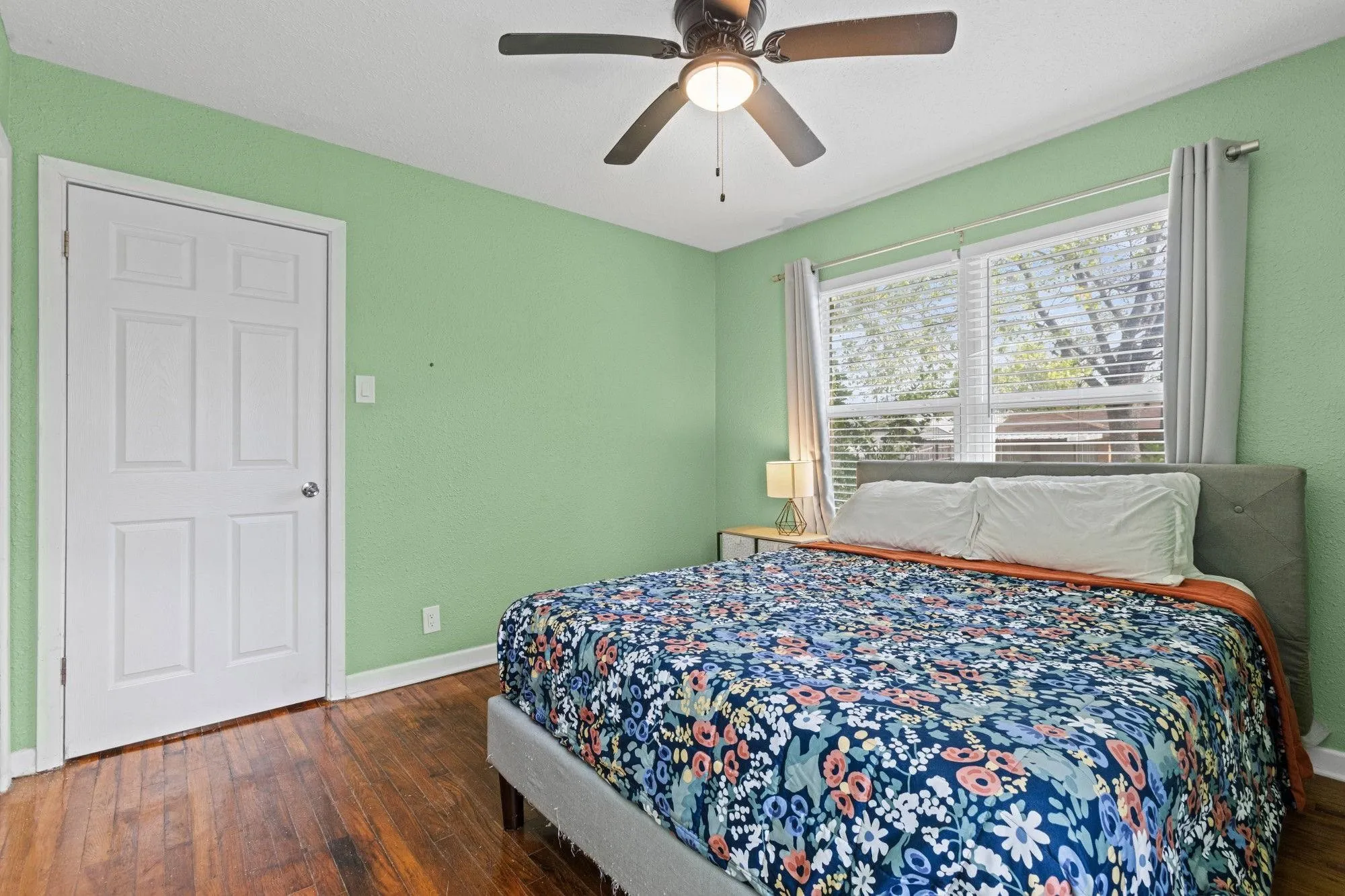 Single Family Residence For Rent in Mc Lennan County , 942 Longfellow Street, Waco, Texas 76710, 3 Bedroom, 2 Bathroom, 1 Garage spaces, 1,458 Sqft, built in 1955, mls#21370424, Real Estate Agent in Waco, Homes For Rent in Mc Lennan county, Homes For Rent in Waco, Realtor in Waco Texas, Real Estate Brokerage Independent Realty Texas, Luminita Cordes Realtor