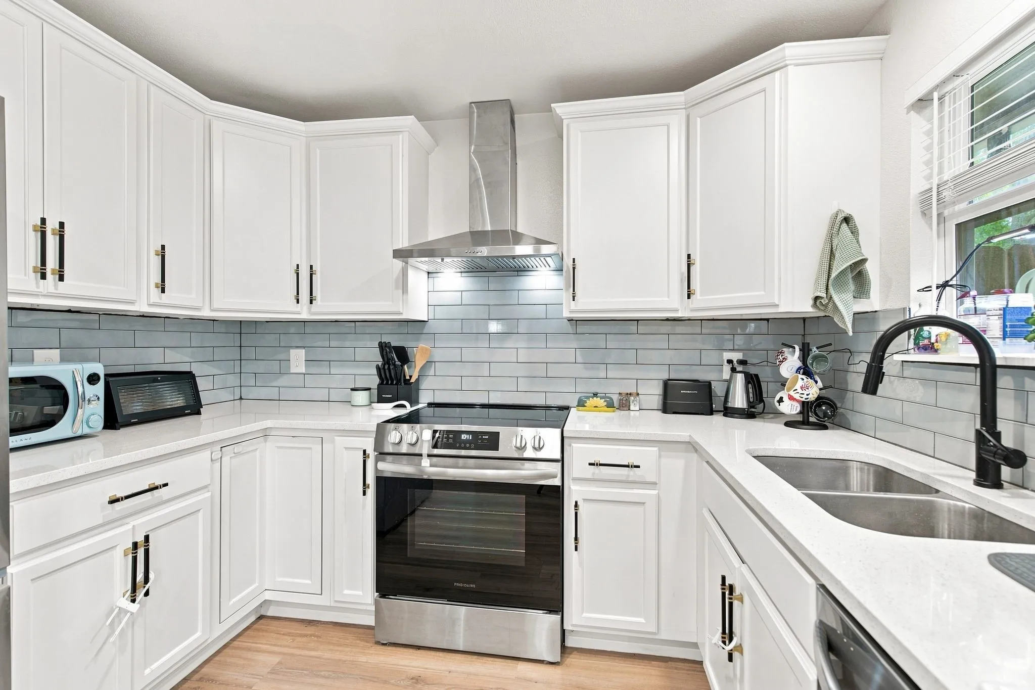 Single Family Residence For Sale in Denton County , 310 Bellaire Drive, Denton, Texas 76209, 3 Bedroom, 2 Bathroom, Garage spaces, 1,484 Sqft, built in 1969, mls#21370002, Real Estate Agent in Denton, Homes For Sale in Denton county, Homes For Sale in Denton, Realtor in Denton Texas, Real Estate Brokerage Independent Realty Texas, Luminita Cordes Realtor