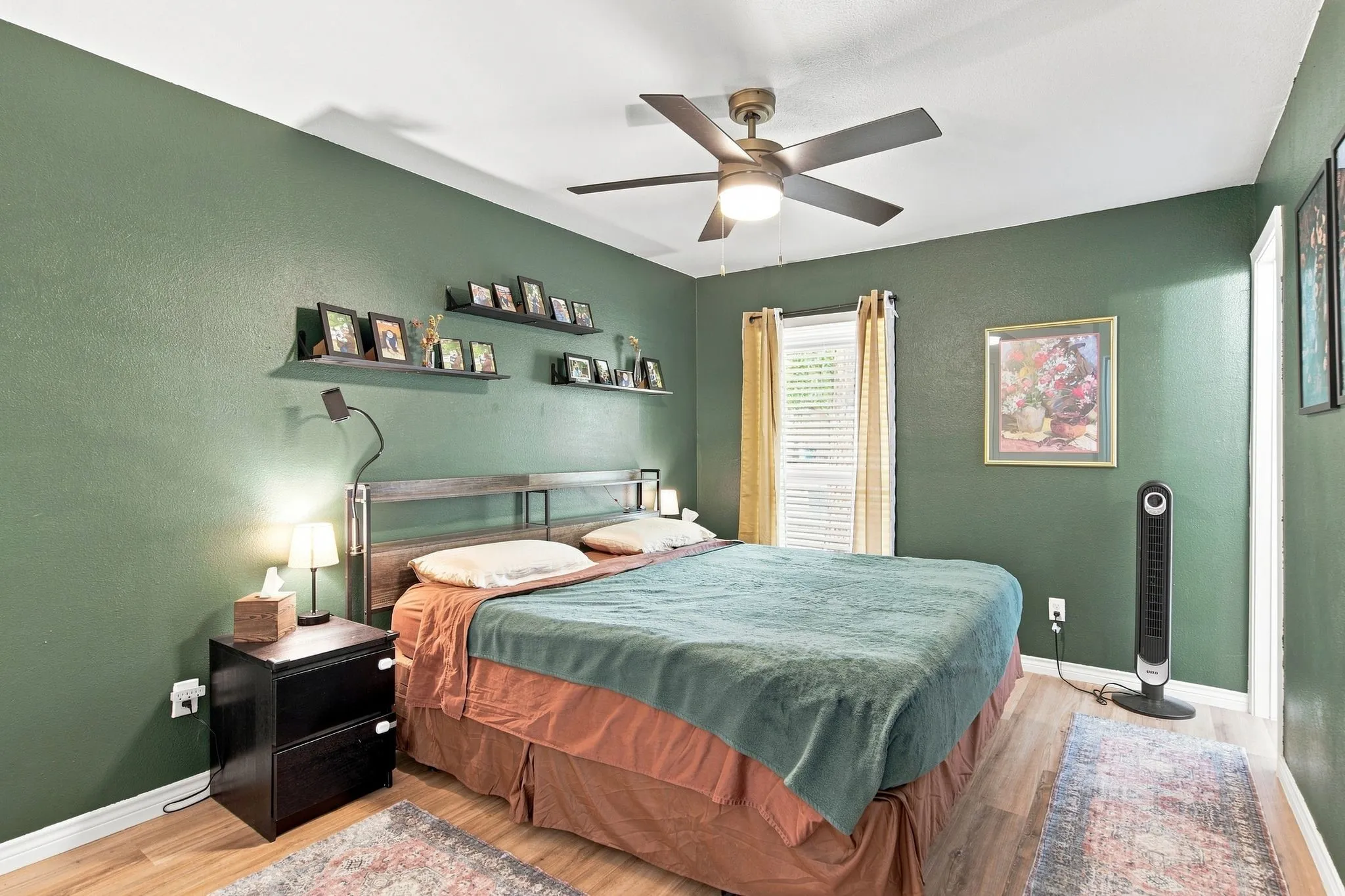Single Family Residence For Sale in Denton County , 310 Bellaire Drive, Denton, Texas 76209, 3 Bedroom, 2 Bathroom, Garage spaces, 1,484 Sqft, built in 1969, mls#21370002, Real Estate Agent in Denton, Homes For Sale in Denton county, Homes For Sale in Denton, Realtor in Denton Texas, Real Estate Brokerage Independent Realty Texas, Luminita Cordes Realtor