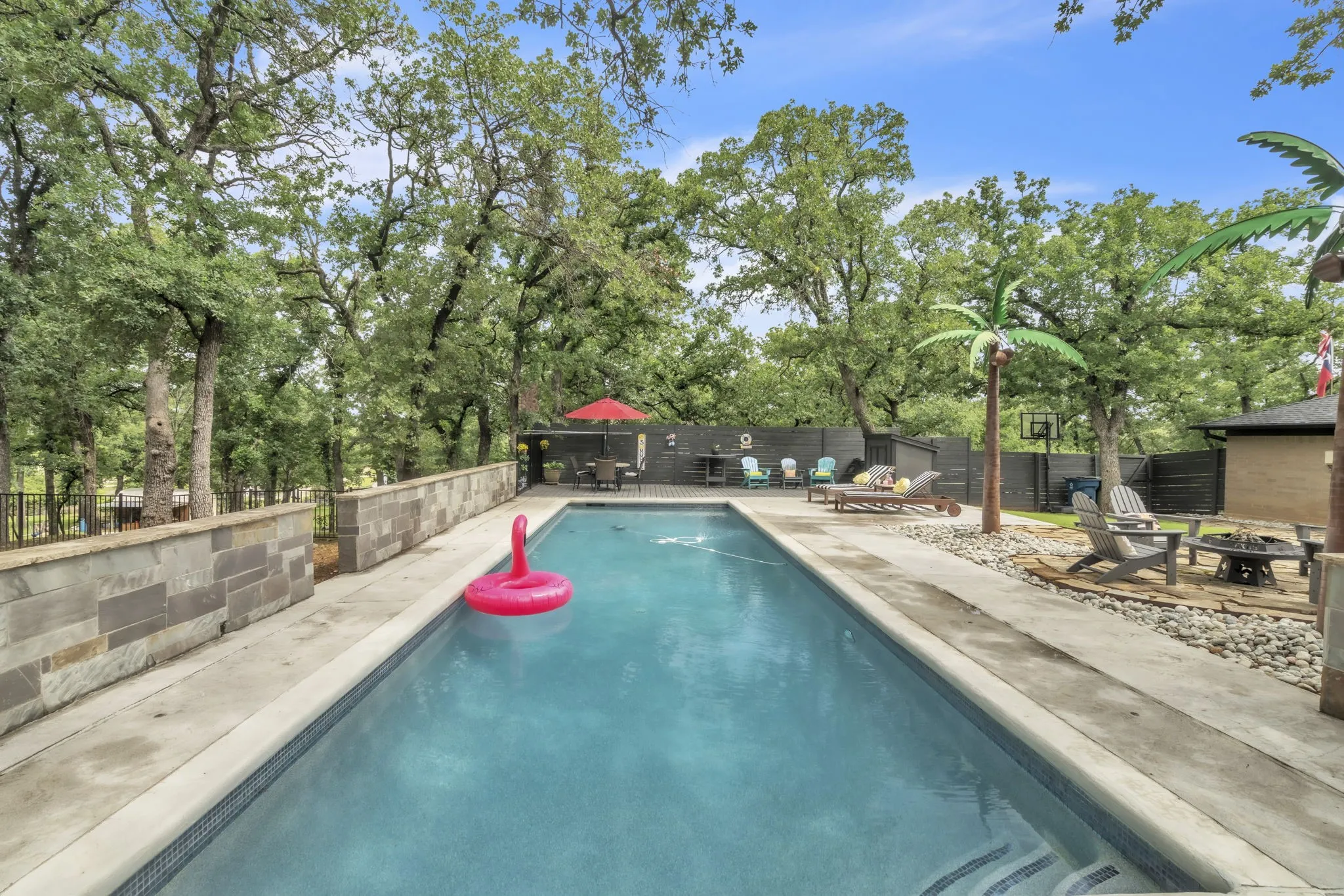 Single Family Residence For Sale in Denton County , 900 E Pioneer Circle, Argyle, Texas 76226, 4 Bedroom, 3 Bathroom, 2 Garage spaces, 2,692 Sqft, built in 1986, mls#21370388, Real Estate Agent in Argyle, Homes For Sale in Denton county, Homes For Sale in Argyle, Realtor in Argyle Texas, Real Estate Brokerage Independent Realty Texas, Luminita Cordes Realtor