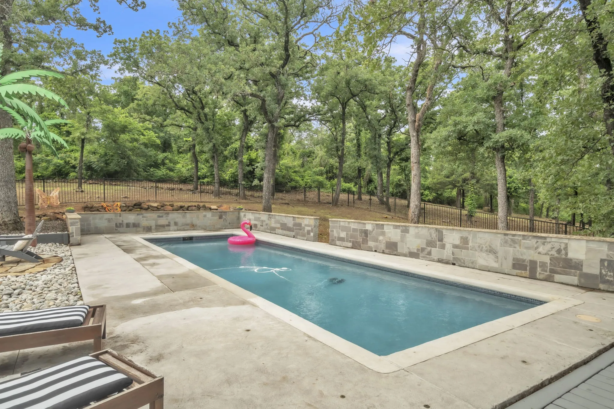 Single Family Residence For Sale in Denton County , 900 E Pioneer Circle, Argyle, Texas 76226, 4 Bedroom, 3 Bathroom, 2 Garage spaces, 2,692 Sqft, built in 1986, mls#21370388, Real Estate Agent in Argyle, Homes For Sale in Denton county, Homes For Sale in Argyle, Realtor in Argyle Texas, Real Estate Brokerage Independent Realty Texas, Luminita Cordes Realtor