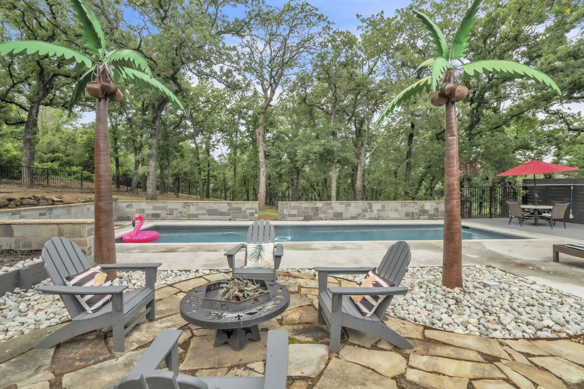 Single Family Residence For Sale in Denton County , 900 E Pioneer Circle, Argyle, Texas 76226, 4 Bedroom, 3 Bathroom, 2 Garage spaces, 2,692 Sqft, built in 1986, mls#21370388, Real Estate Agent in Argyle, Homes For Sale in Denton county, Homes For Sale in Argyle, Realtor in Argyle Texas, Real Estate Brokerage Independent Realty Texas, Luminita Cordes Realtor